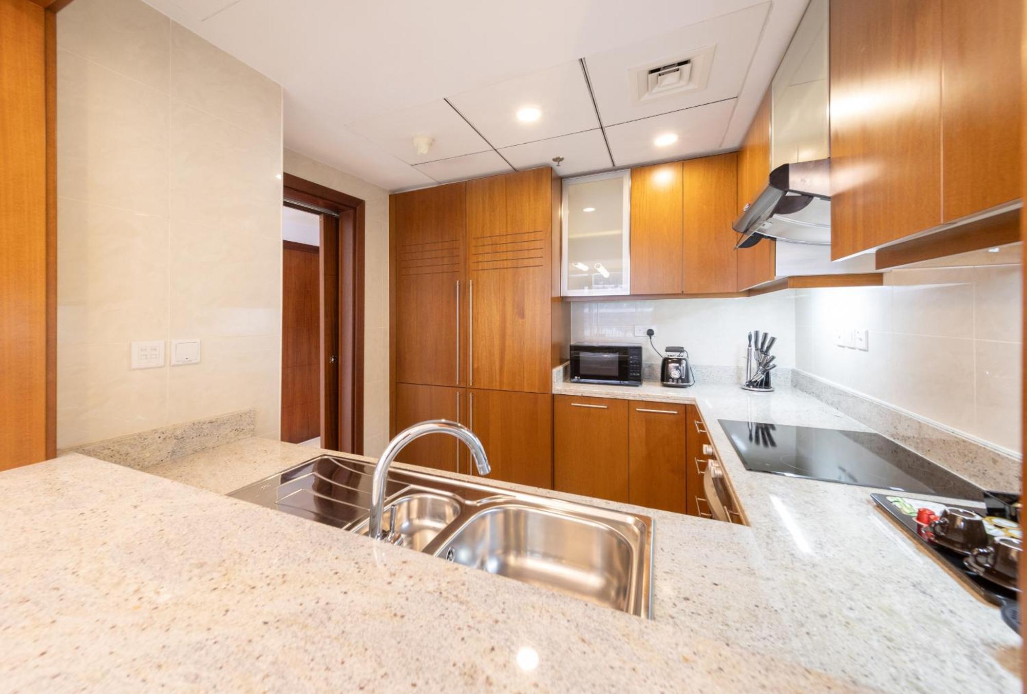 Apartment Eden's Homes & - Standpoint Residences Dubai