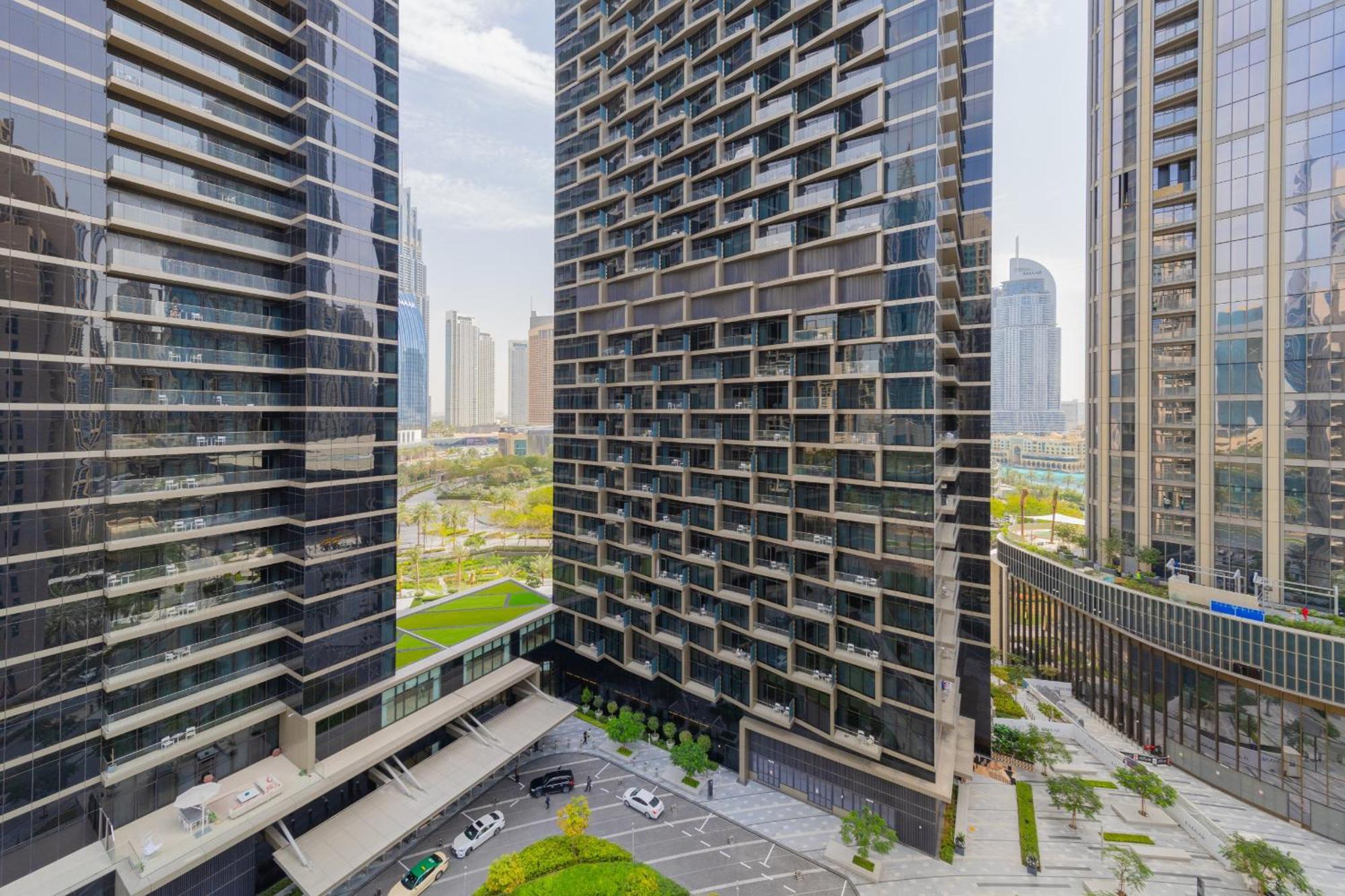 Apartment Eden's Homes & - Standpoint Residences Dubai