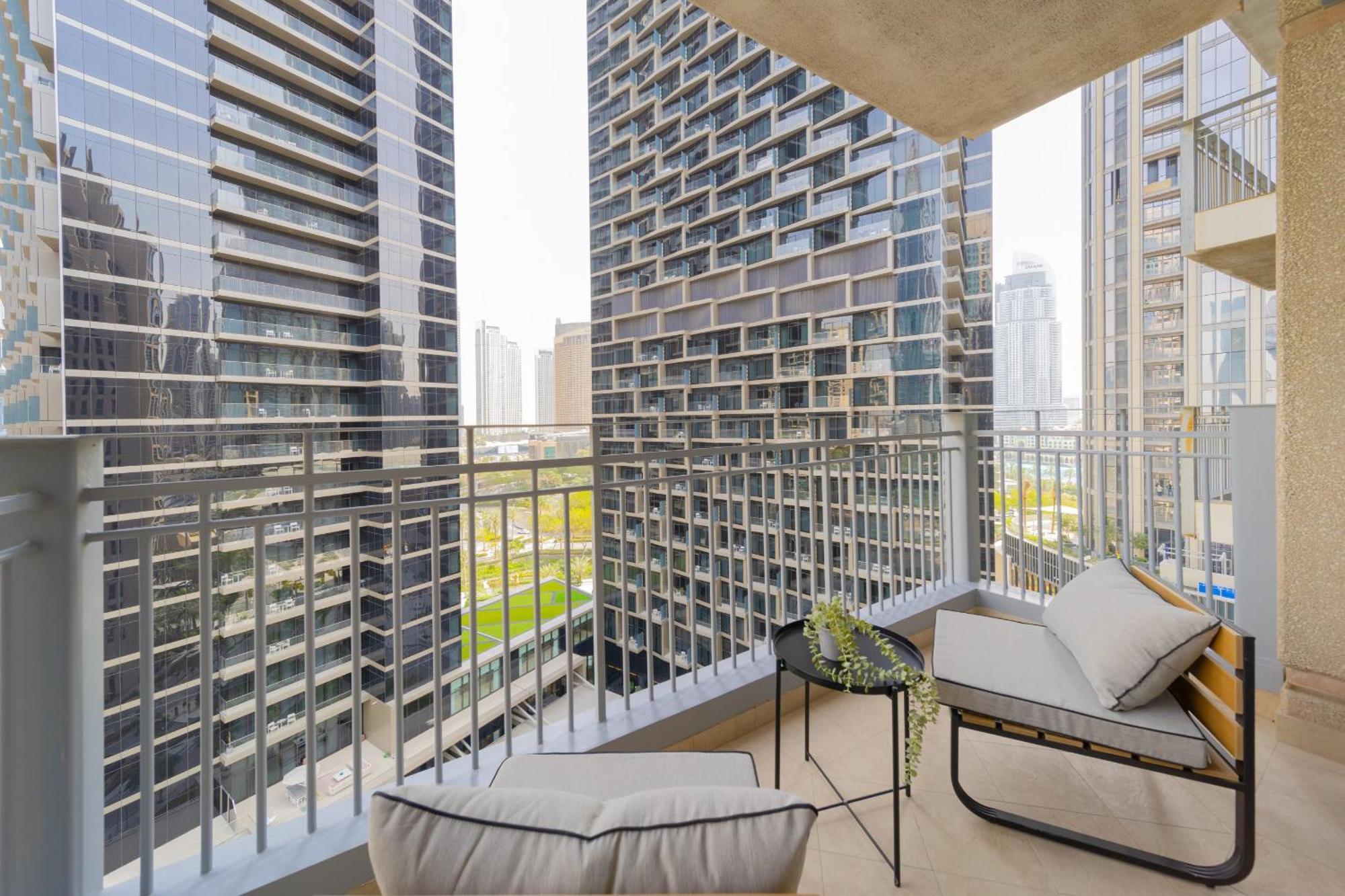 Eden's Homes & - Standpoint Residences Dubai
