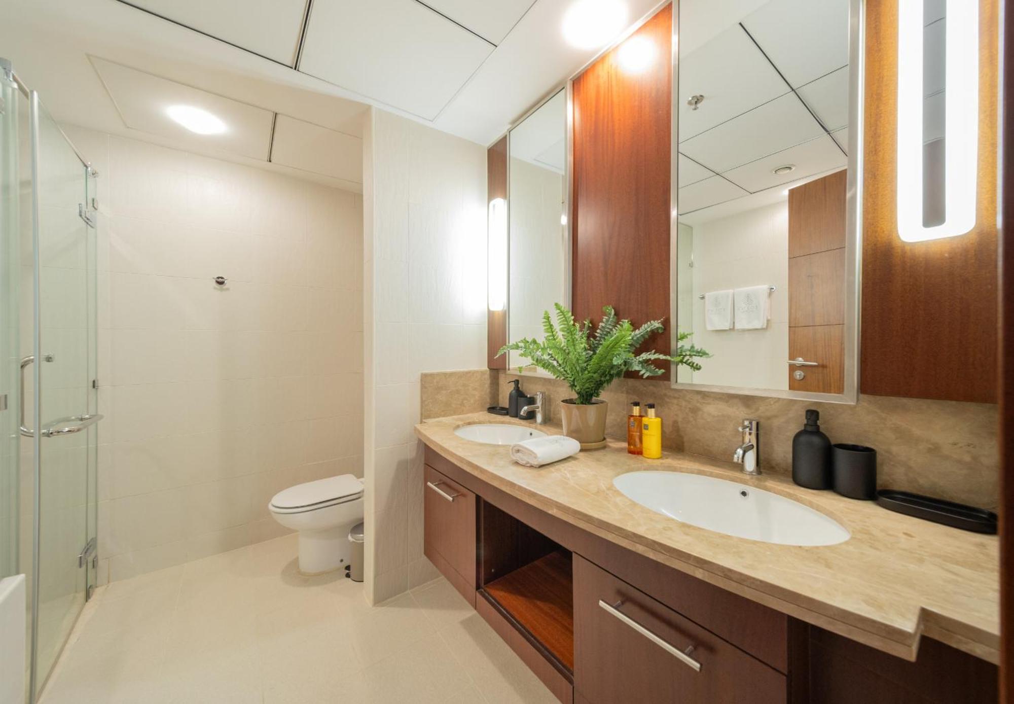 Eden's Homes & - Standpoint Residences Dubai