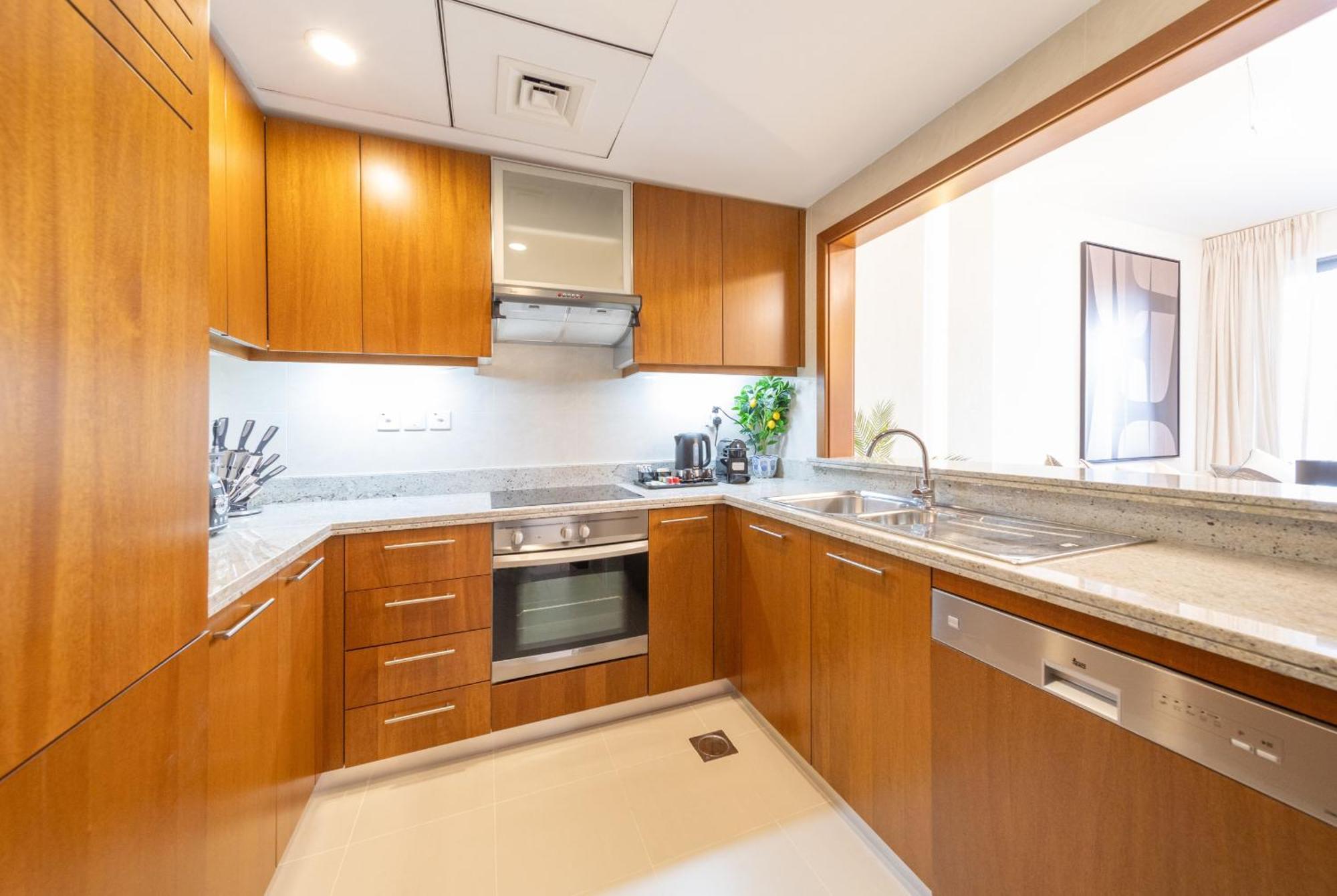 Eden's Homes & - Standpoint Residences Apartment