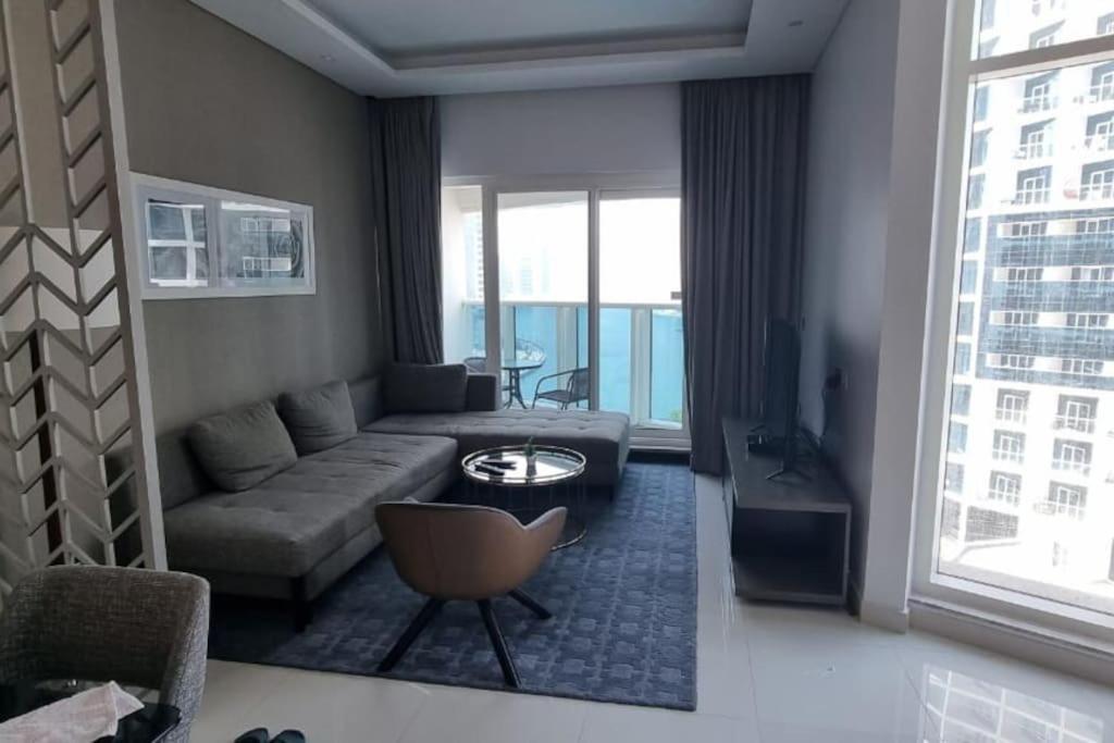 Beautiful 1 Bed Damac Prive Apartment *