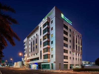 Holiday Express Dubai, Jumeirah By Ihg Hotel 3*