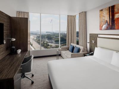 Holiday Express Dubai, Jumeirah By Ihg Hotel Dubai