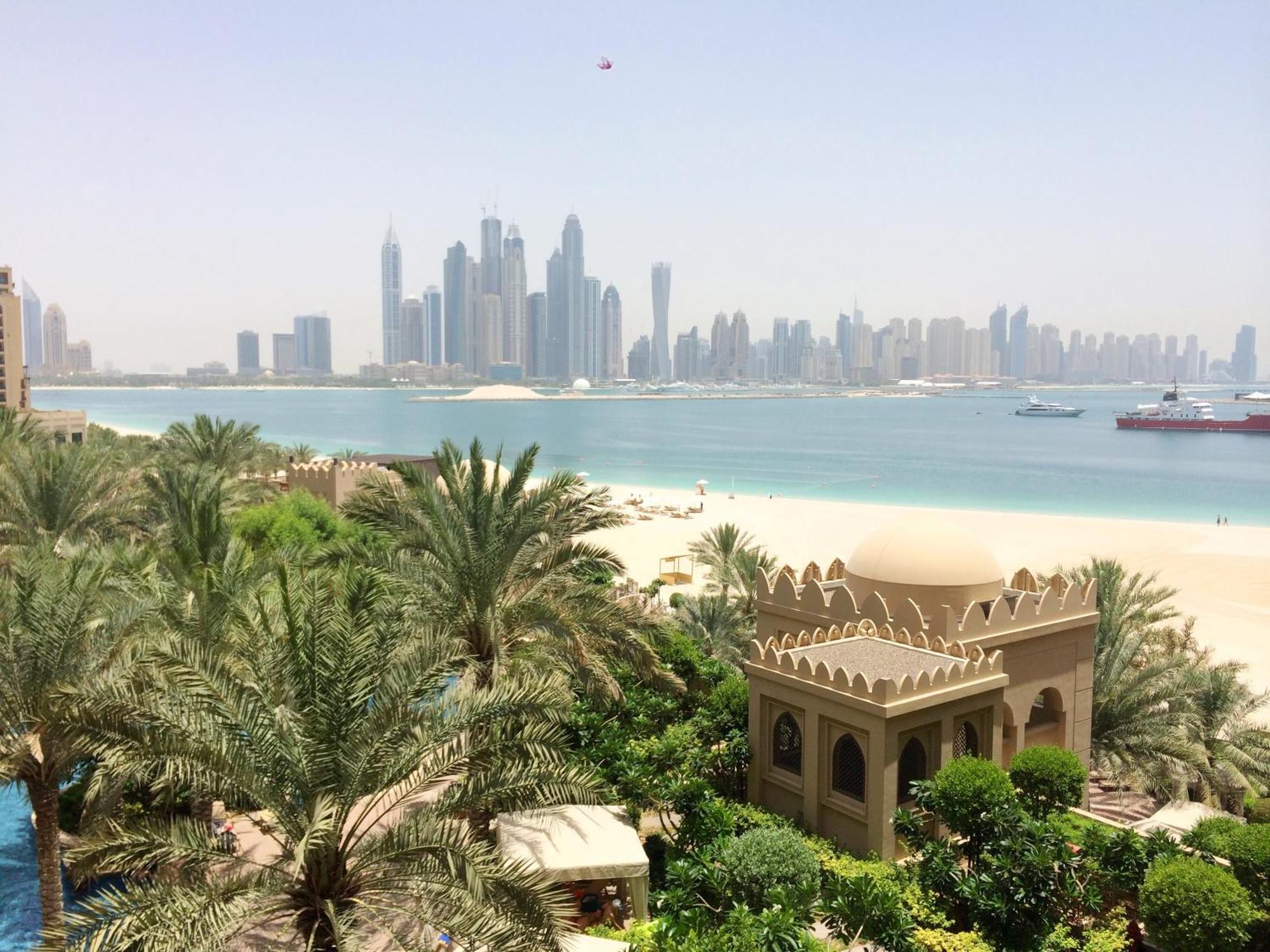 Fairmont North 2br Balcony Sea View Apartment Dubai