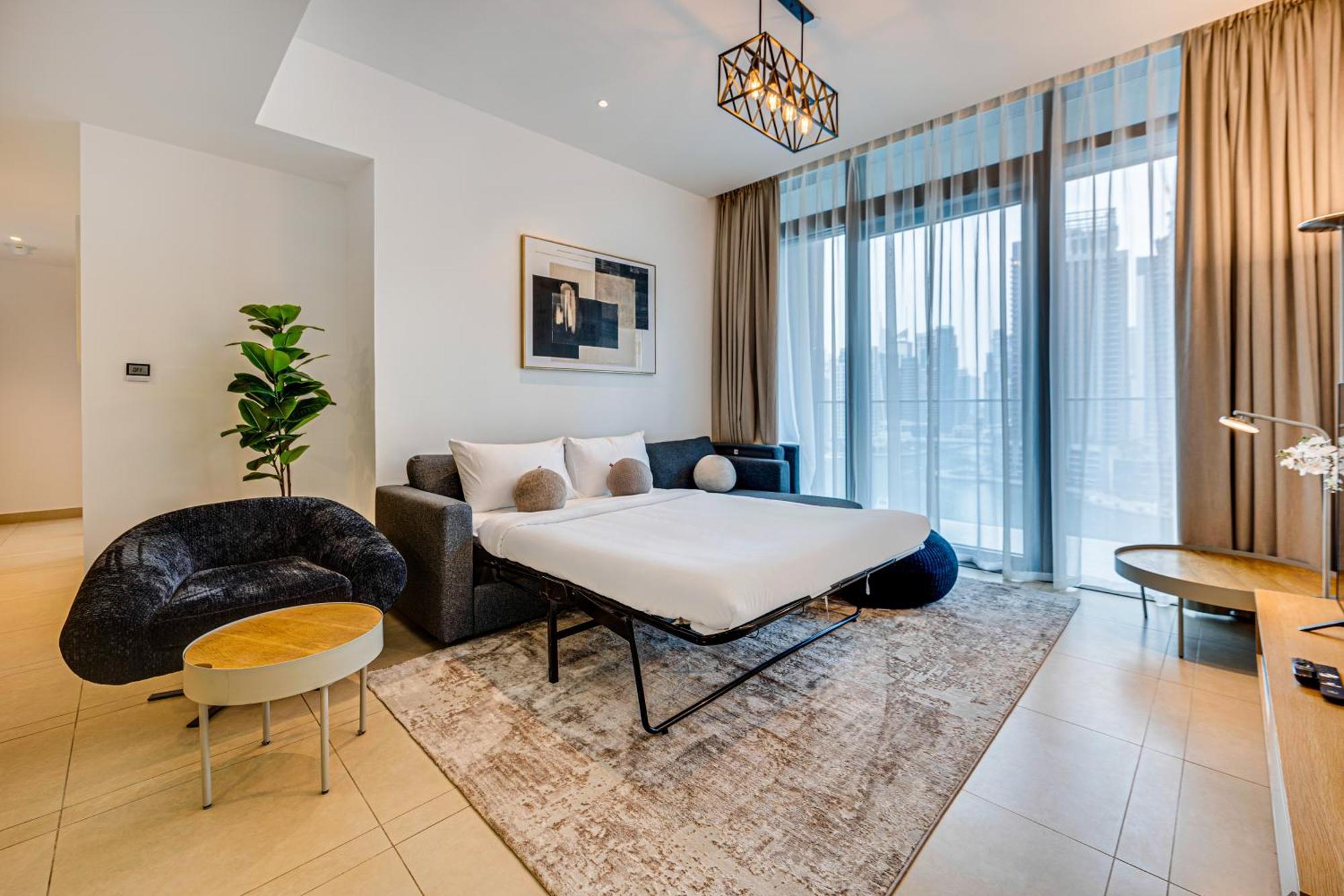 Apartment Panoramic Canal Views From Brand New