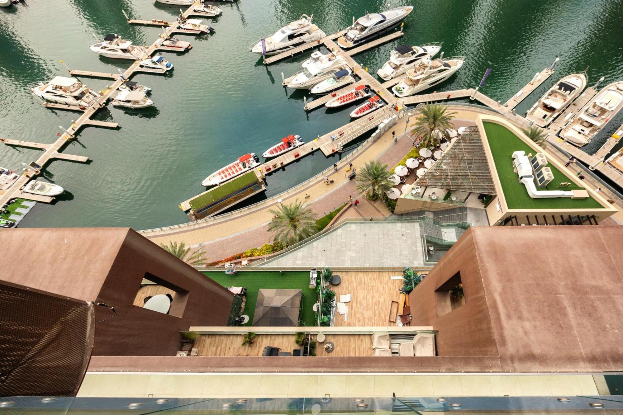 Apartment Panoramic Canal Views From Brand New *
