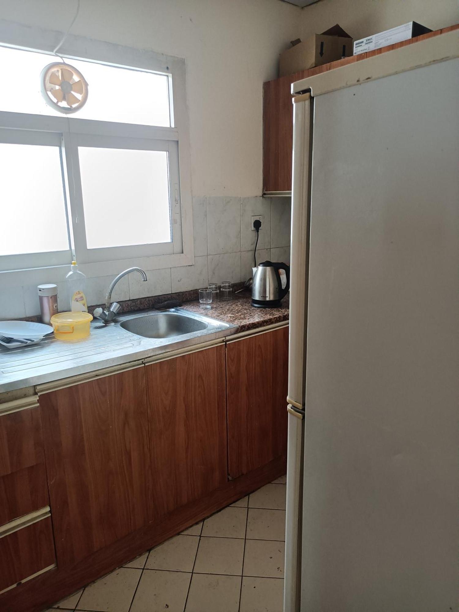Apartment Omar For Boys *
