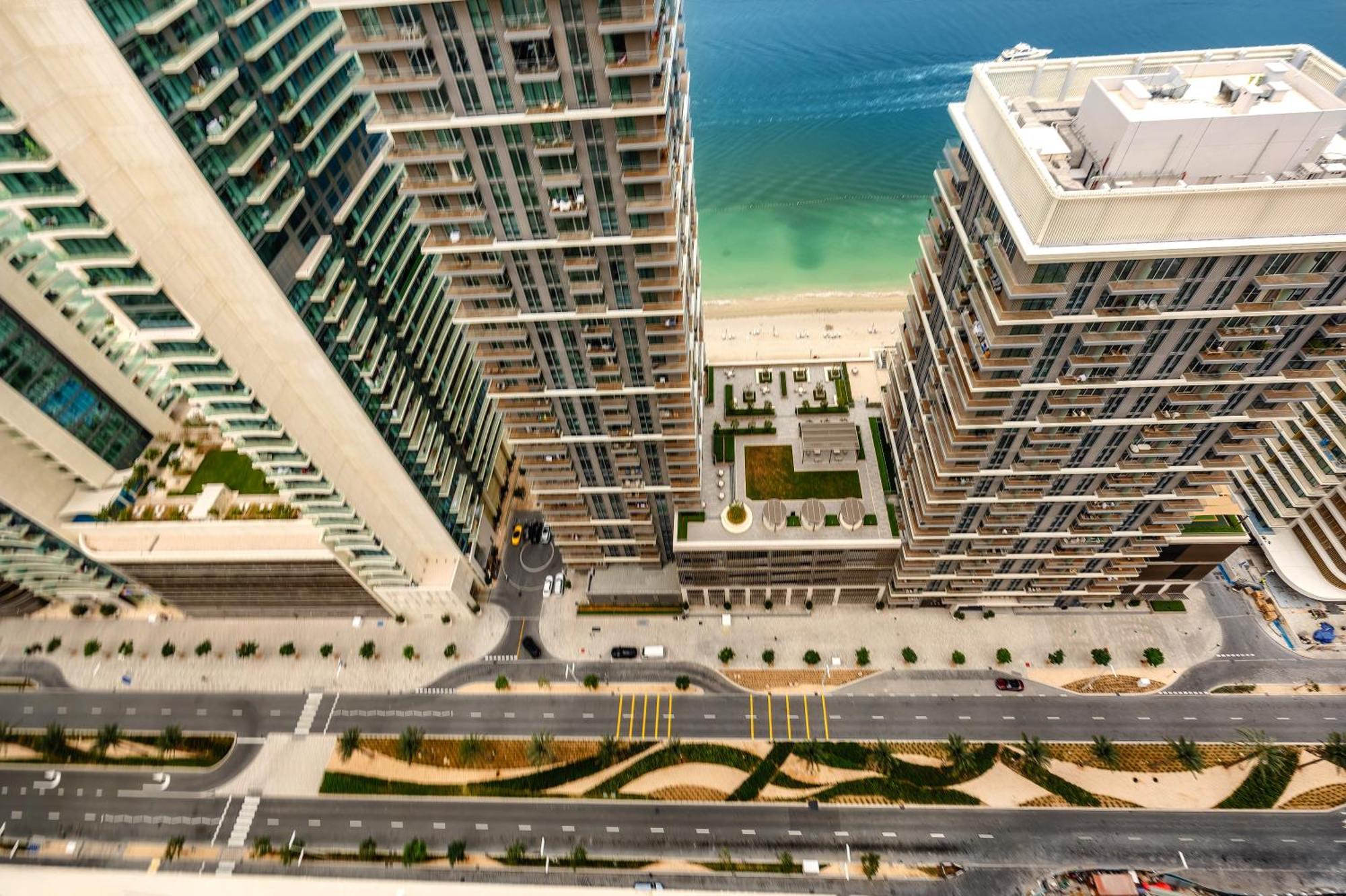 Brand New Sea View In Beachfront Apartment *
