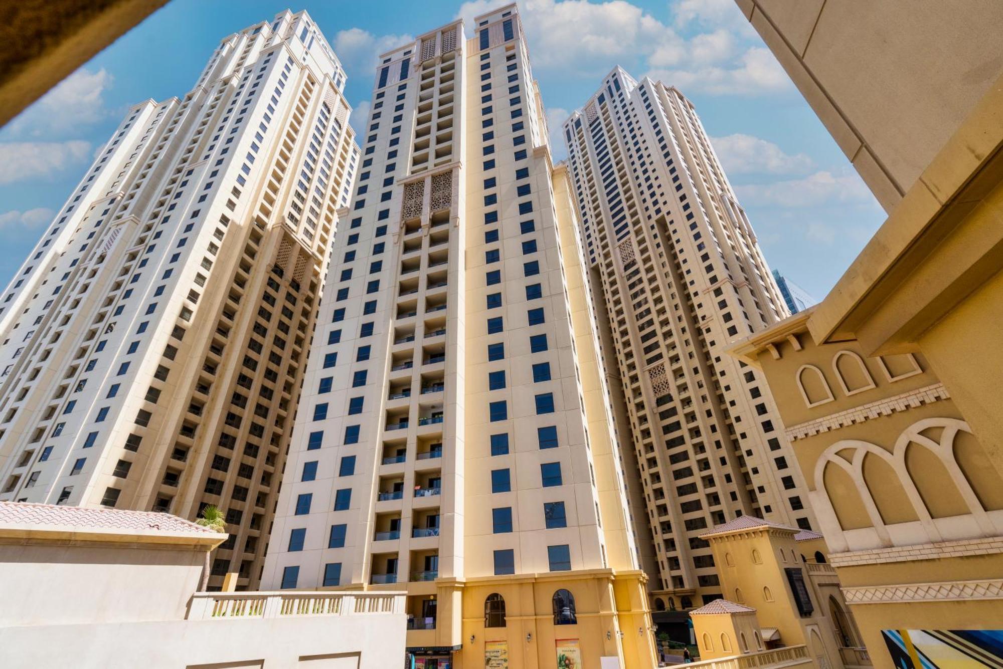 Luxurious 4 Bedroom Duplex With Terrace & Sea View Apartment *