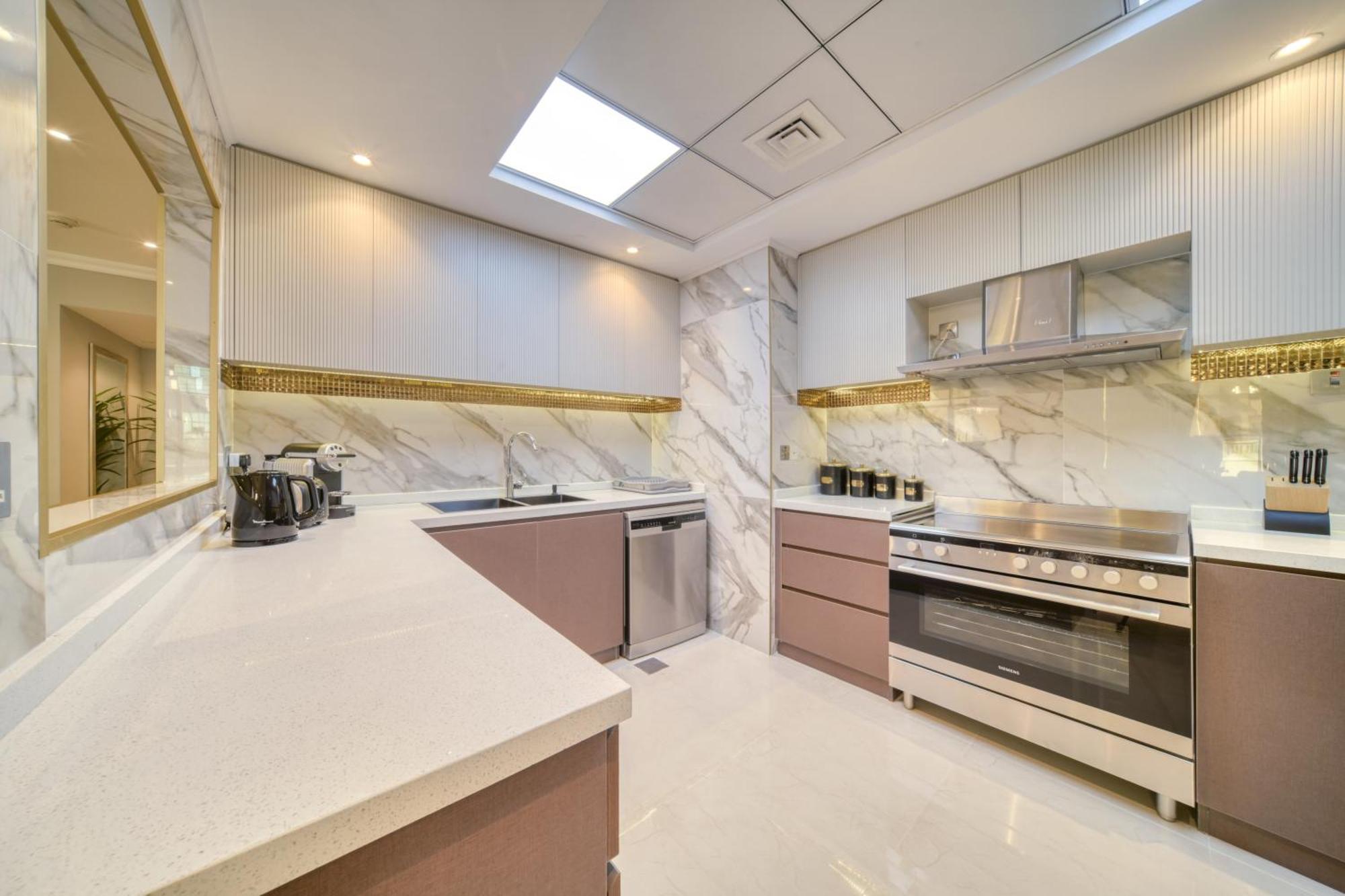 Luxurious 4 Bedroom Duplex With Terrace & Sea View