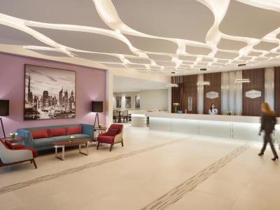 Hampton By Hilton Airport