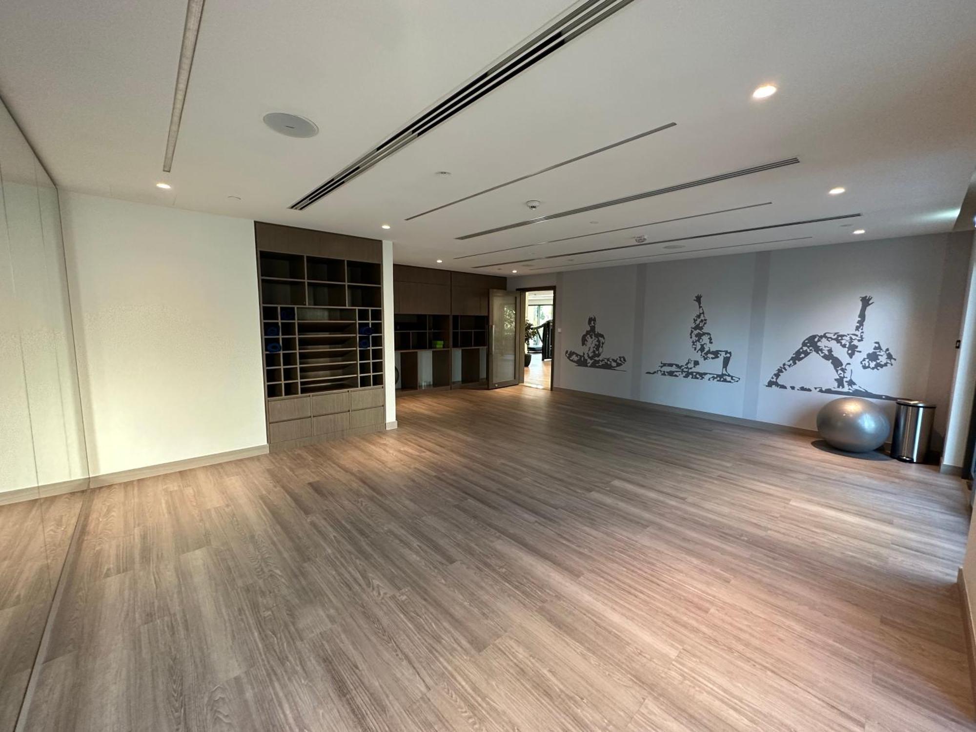 Apartment Direct Burj Khalifa Views / 5 Min Walk From Mall / Designer Choice / 6 People / New Building / Balcony Dubai