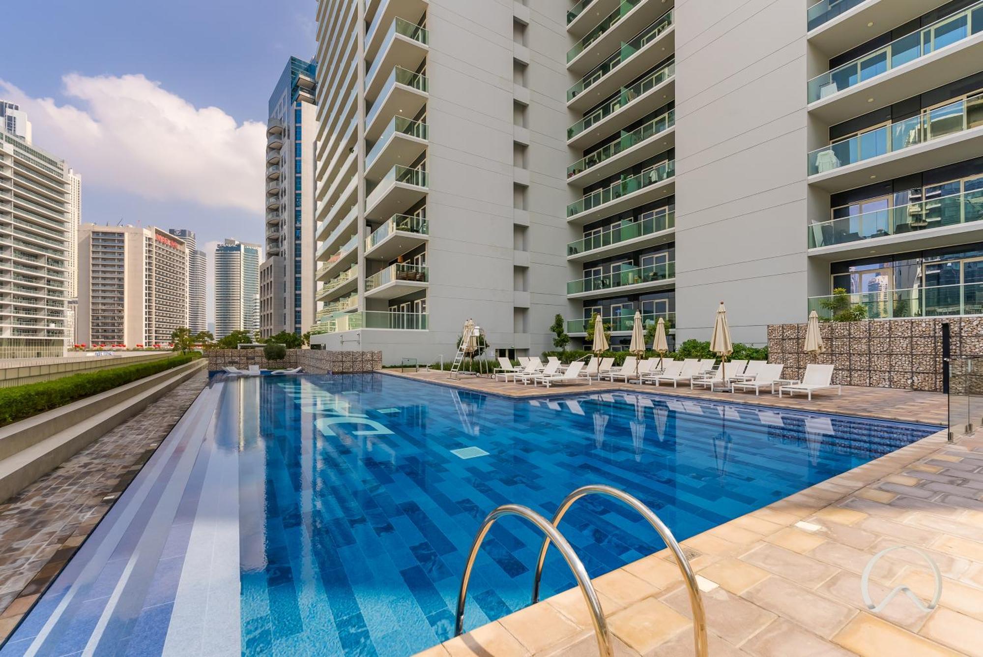 Oraya - Cozy 2br In Reva I Direct Pool Access Apartment Dubai