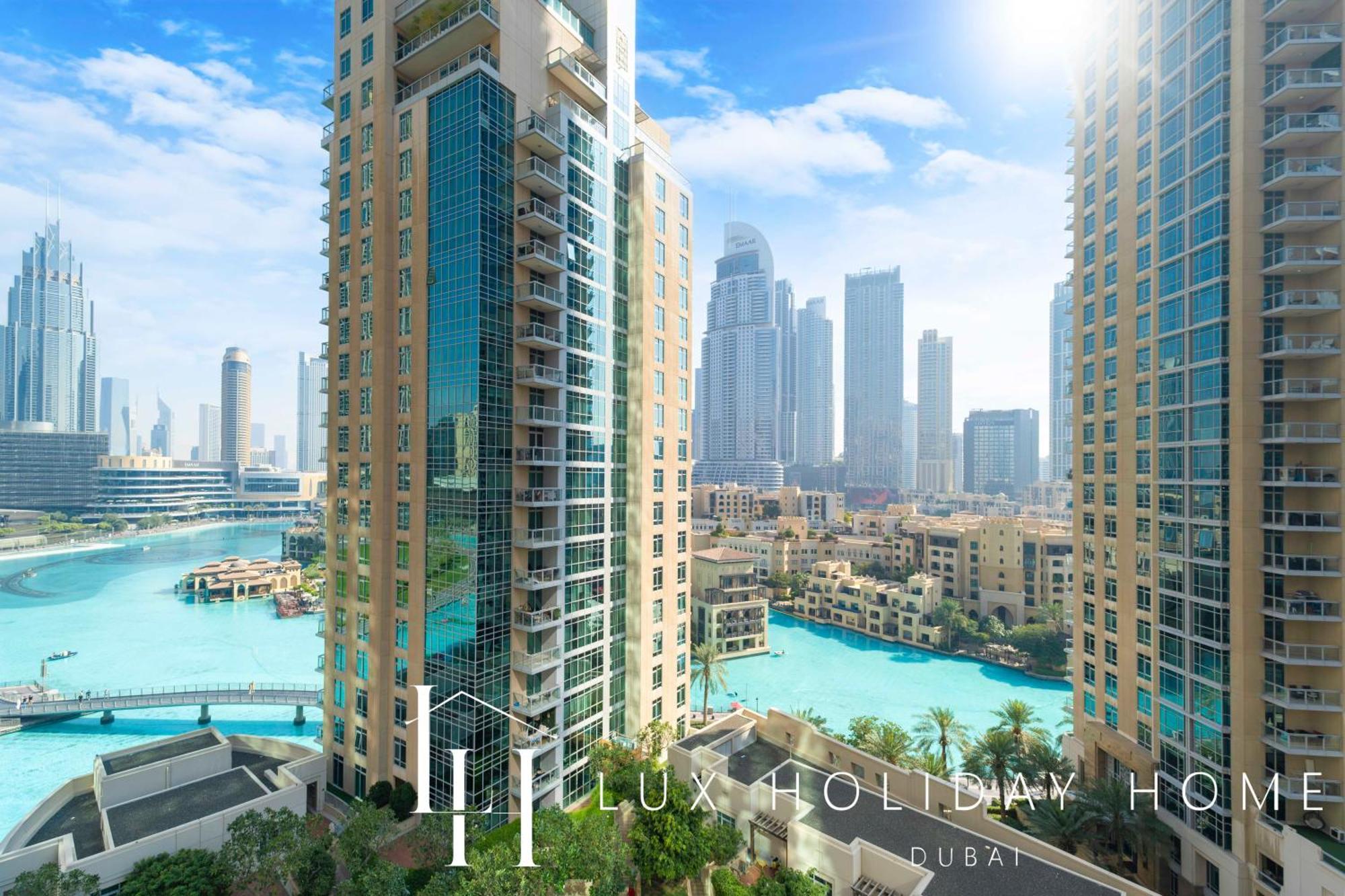 Lux The Stunning Fountain View Apartment *