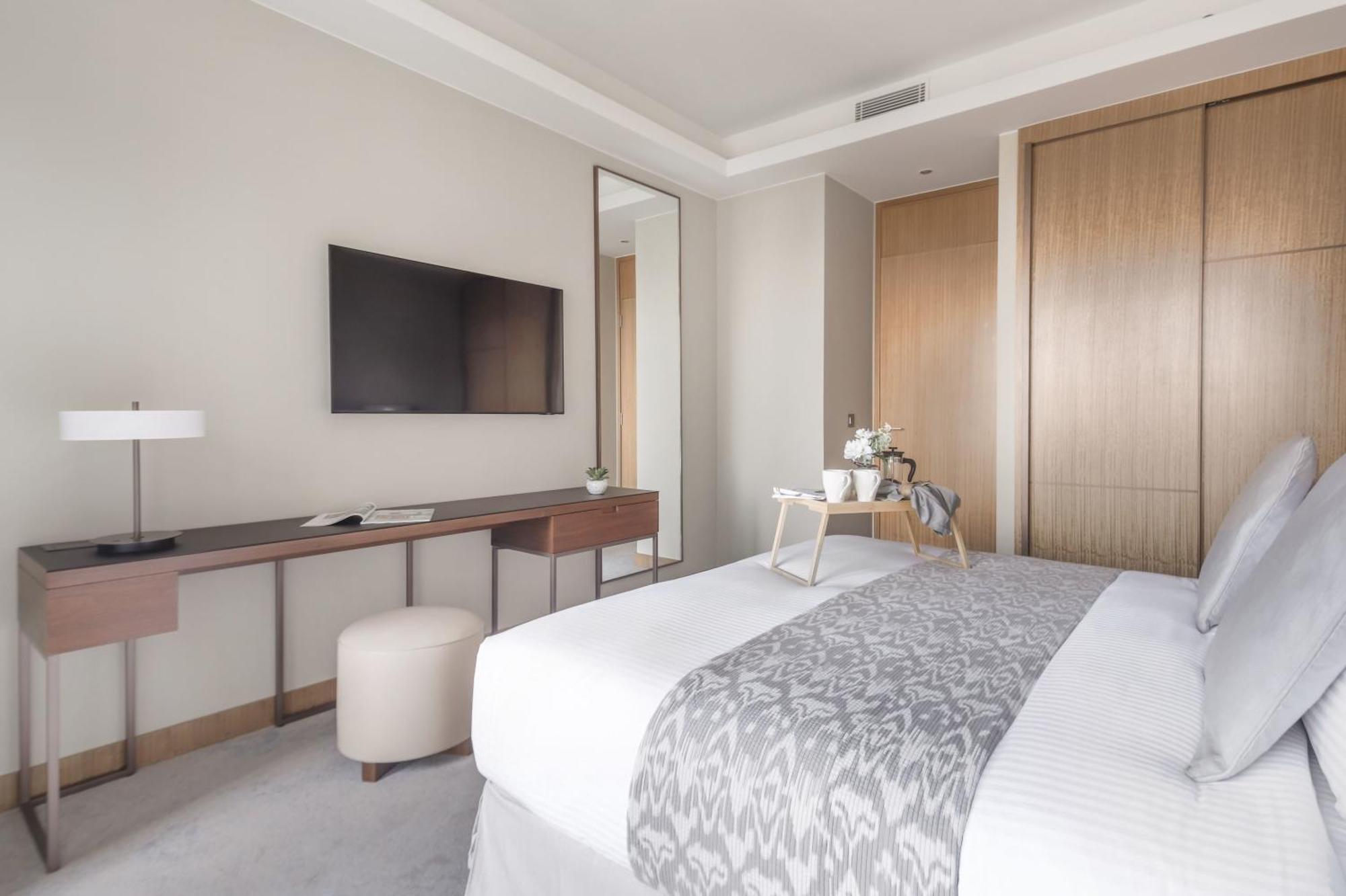 Frank Porter - The Address Residences Opera Apartment Dubai