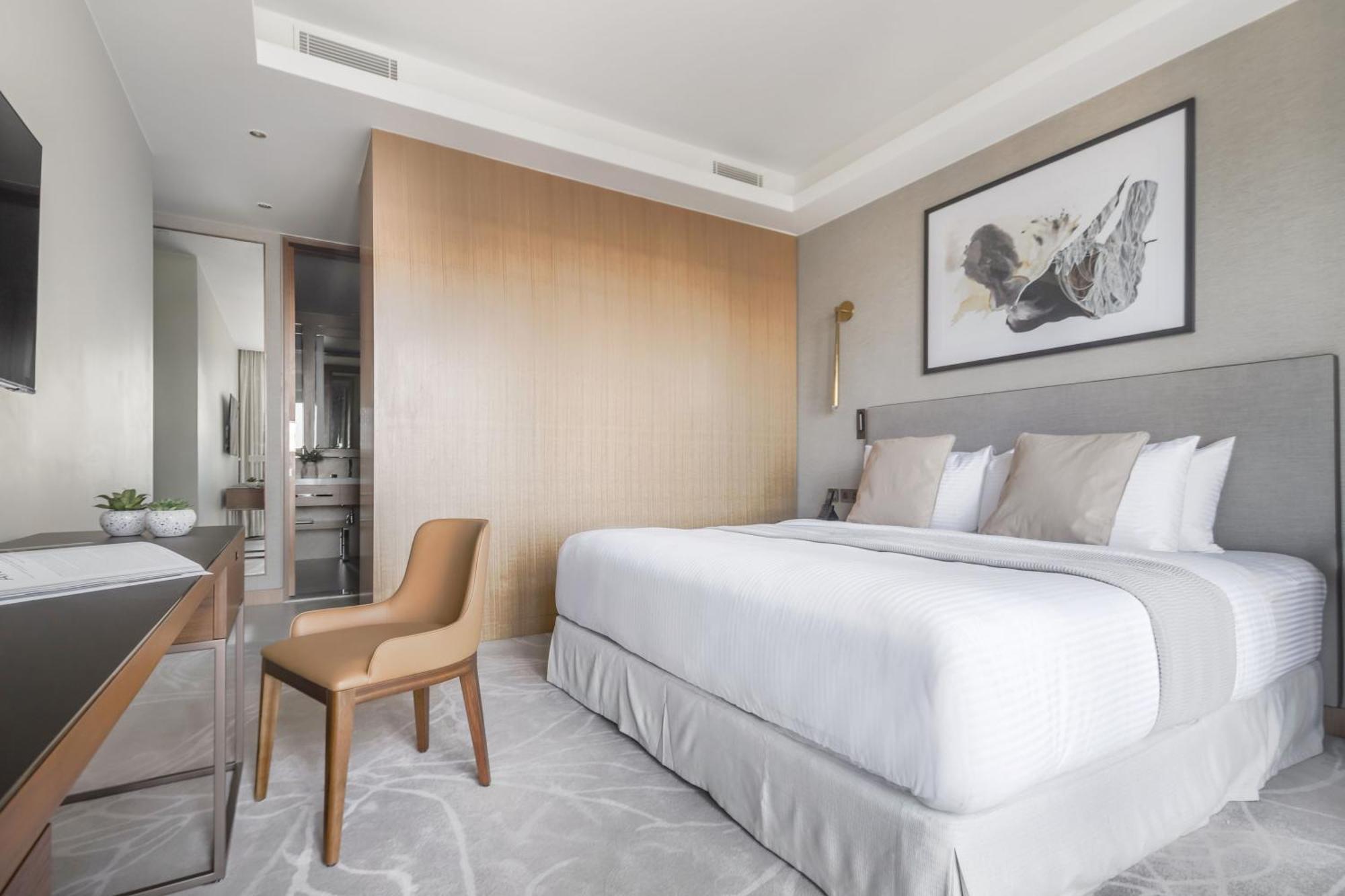 Frank Porter - The Address Residences Opera * Dubai