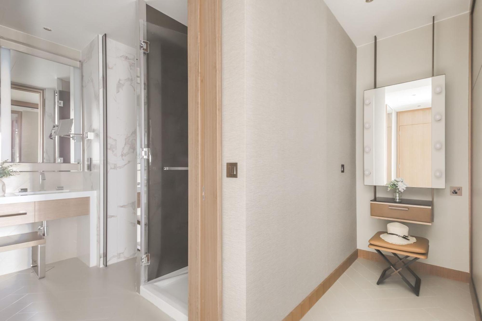 Frank Porter - The Address Residences Opera Apartment