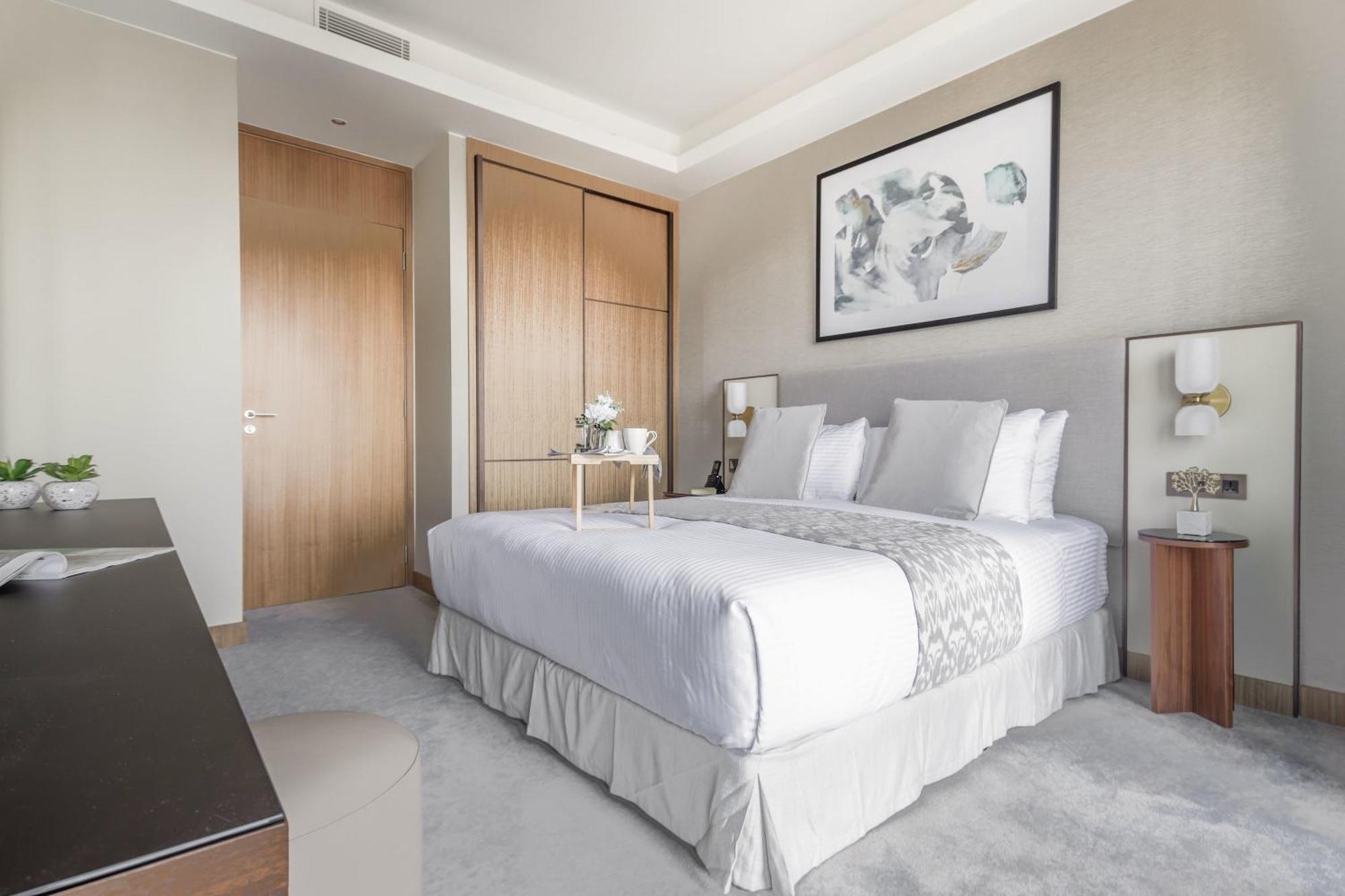Apartment Frank Porter - The Address Residences Opera Dubai