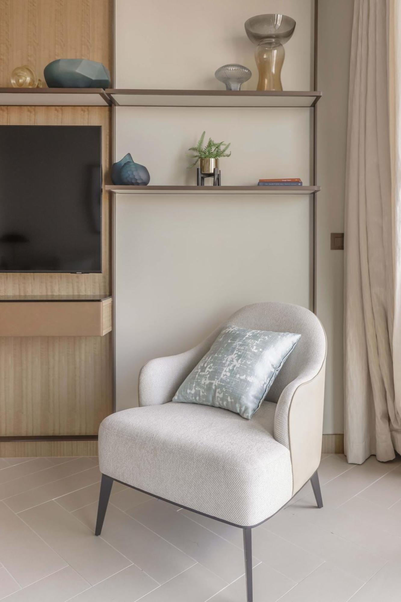 Frank Porter - The Address Residences Opera Apartment