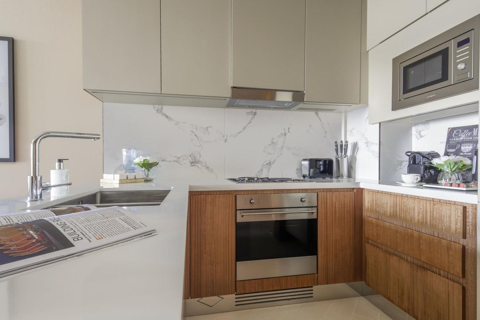 Apartment Frank Porter - The Address Residences Opera