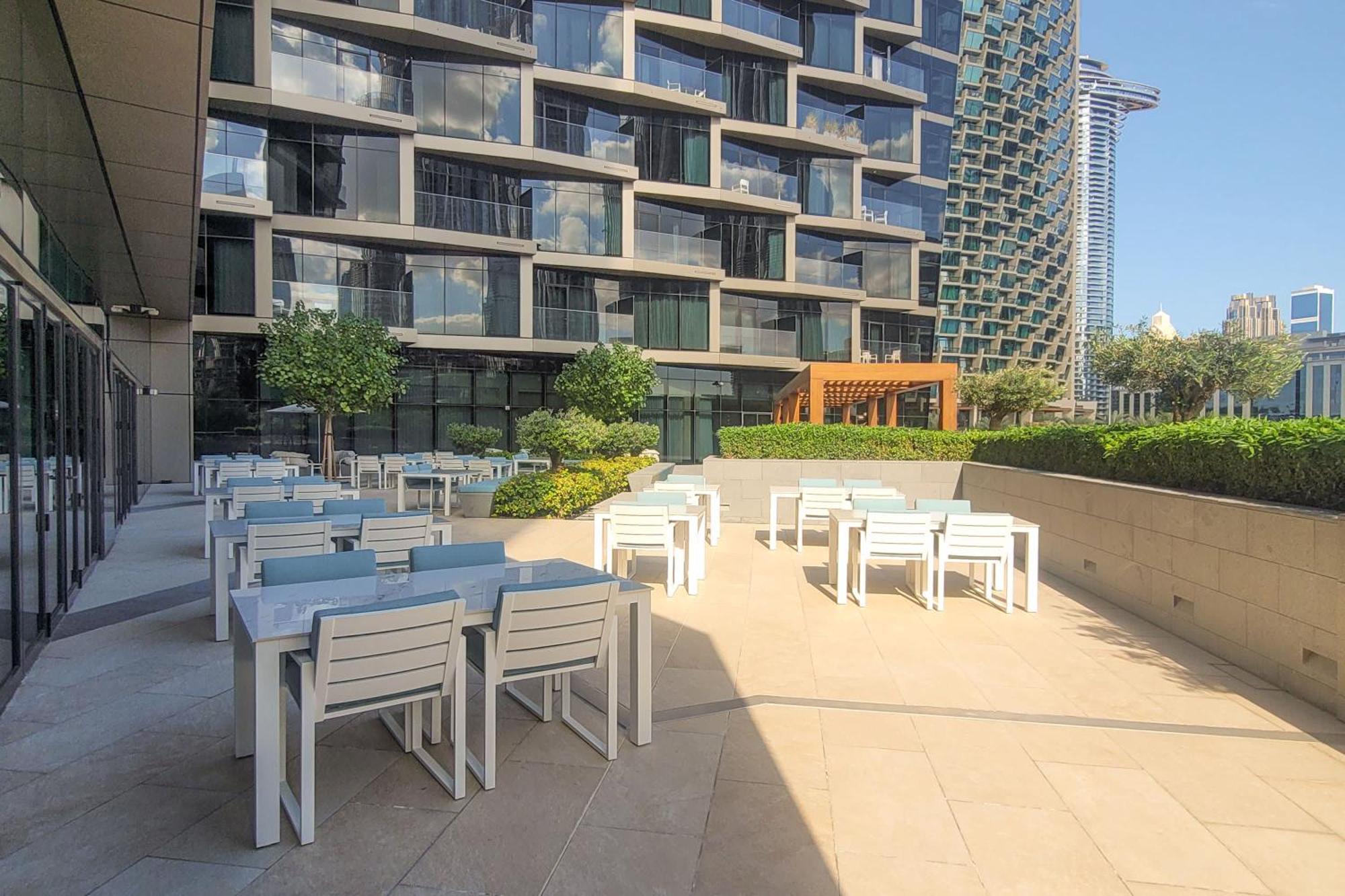Frank Porter - The Address Residences Opera Apartment *
