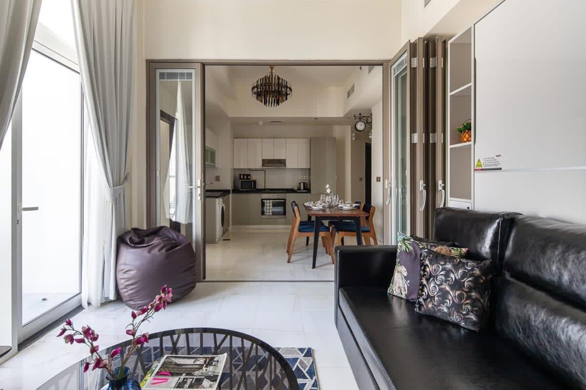 Frank Porter - Bayz Tower By Danube Apartment Dubai