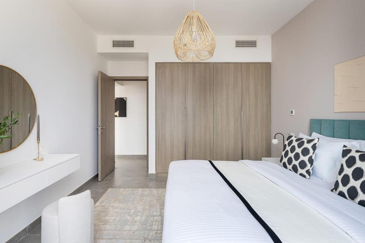 Frank Porter - Stella Maris Tower Apartment *