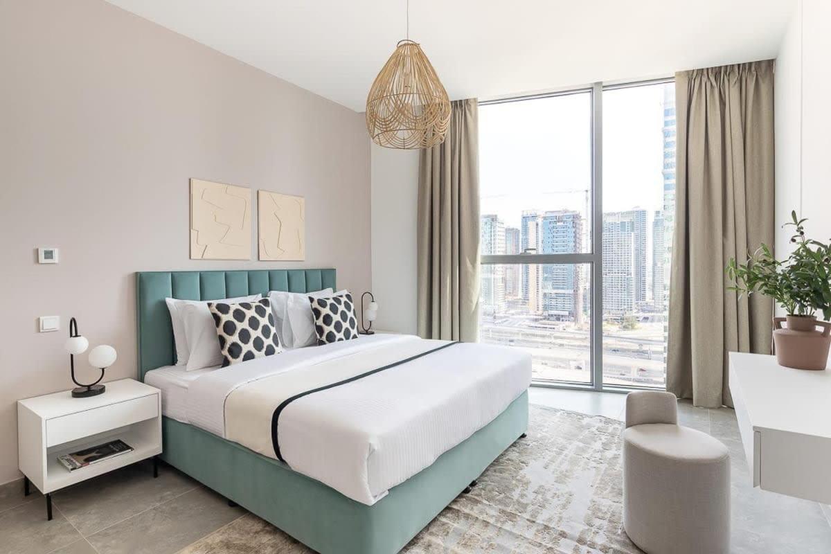 Frank Porter - Stella Maris Tower Apartment *