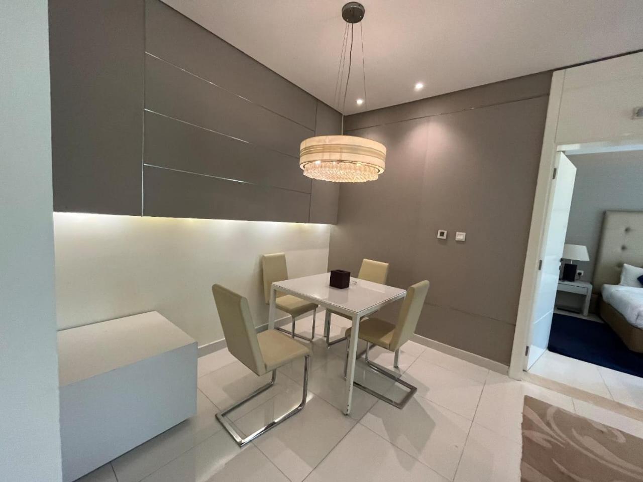 Damac Voleo In Business Bay Apartment *