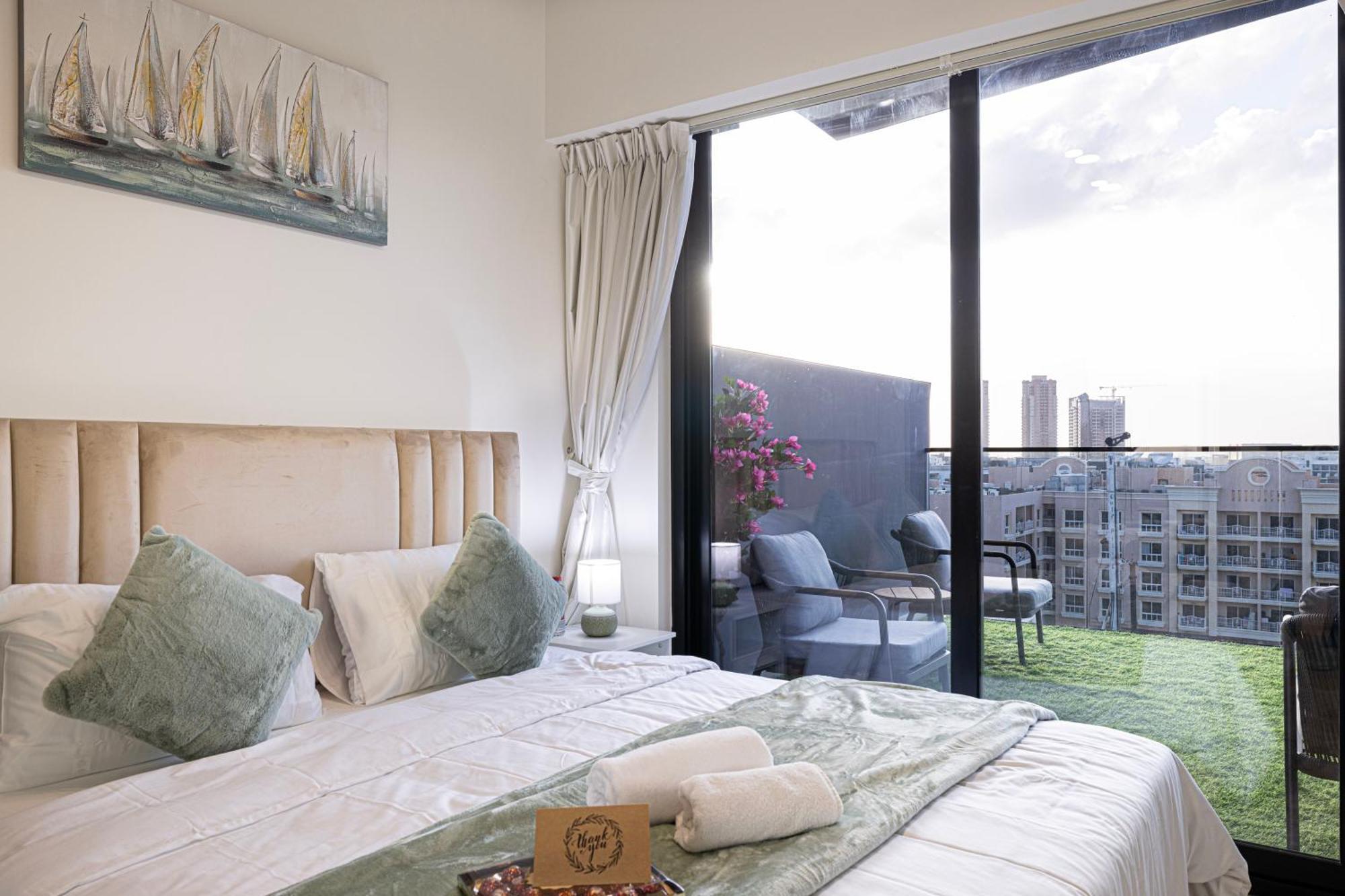 Spacious Balcony, 1br, Pool, Full Kitchen At Jvc *