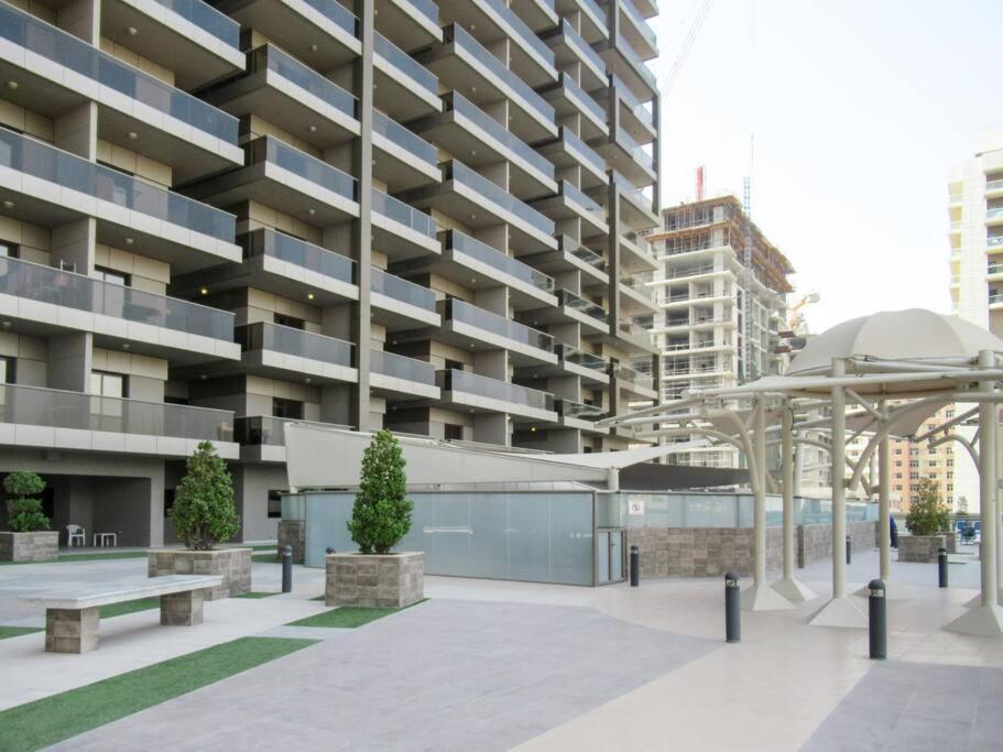 Frank Porter - Elite Sports Apartment Dubai