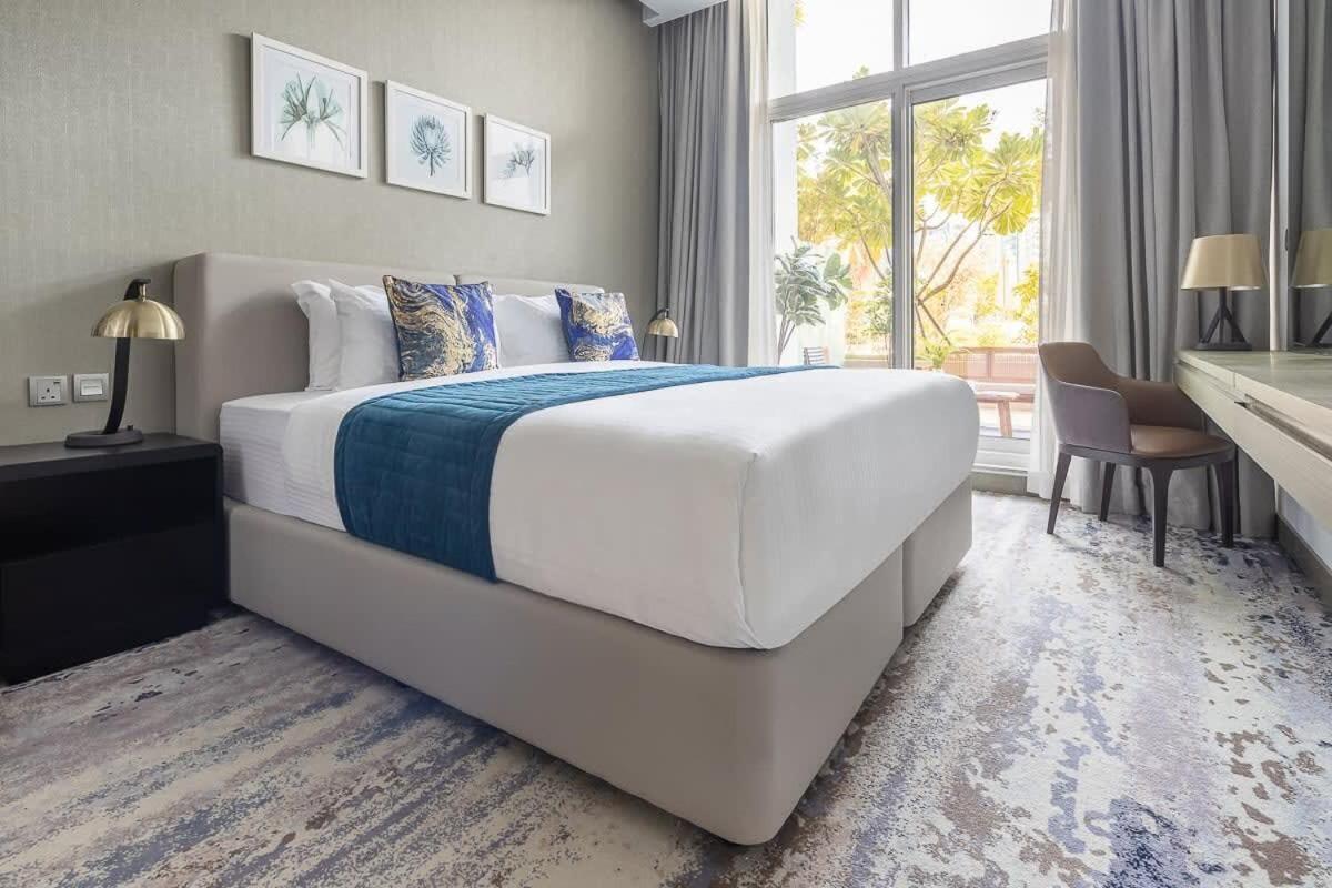 Frank Porter - Damac Prive B Apartment