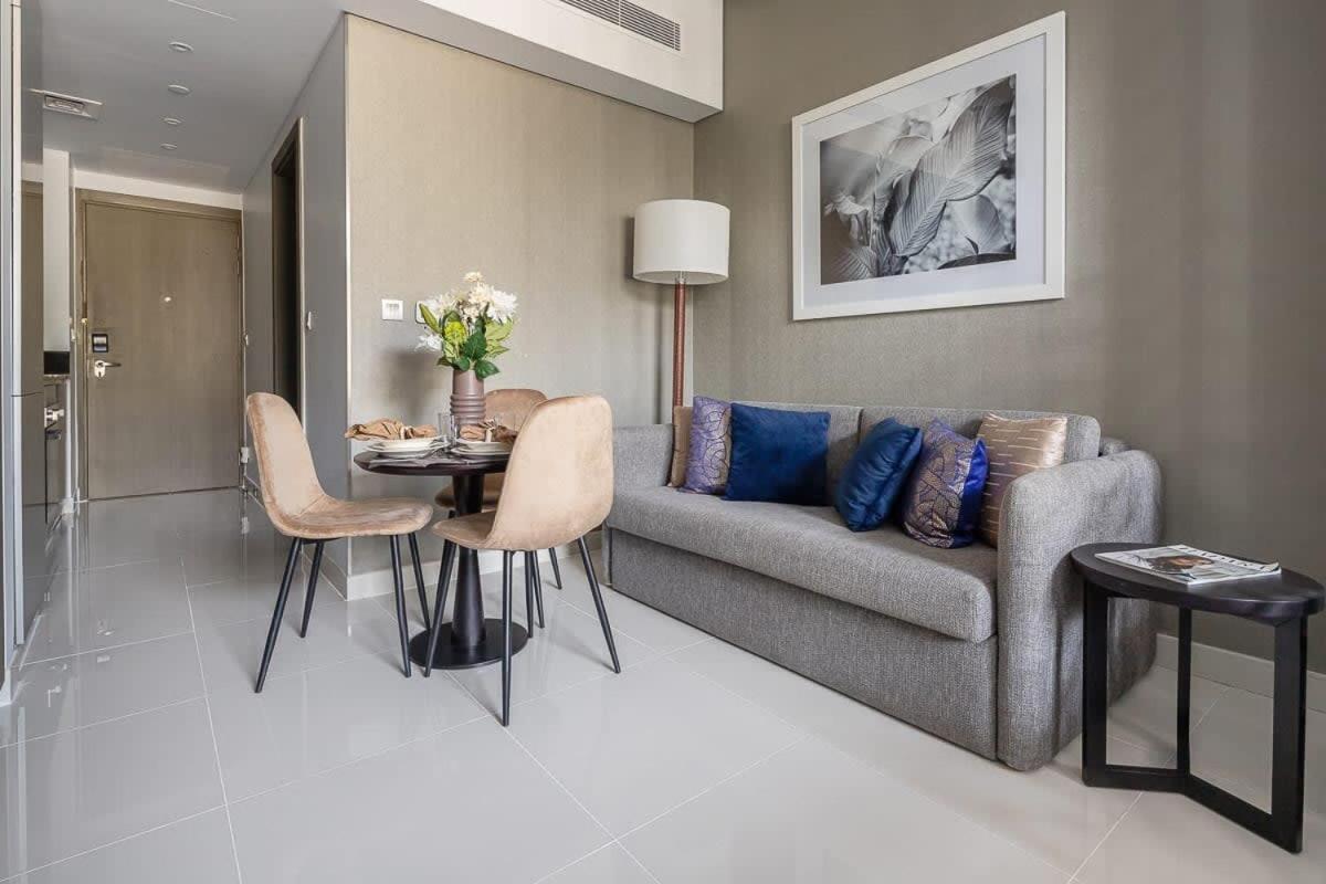 Apartment Frank Porter - Damac Prive B *