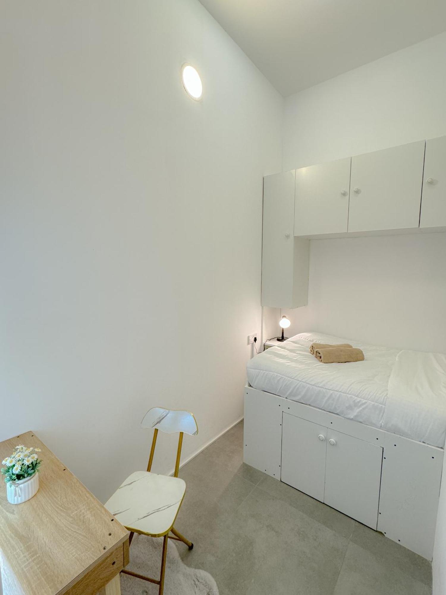 Shared Private In Downtown Business Bay Homestay *