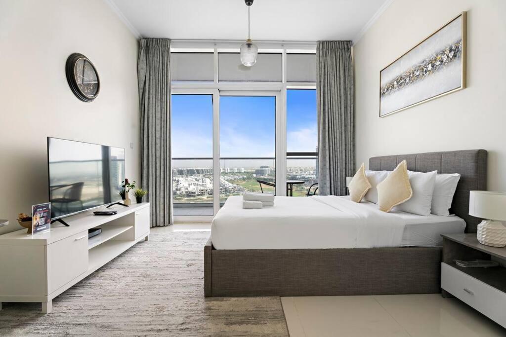 Cozy In Damac Hills Apartment *