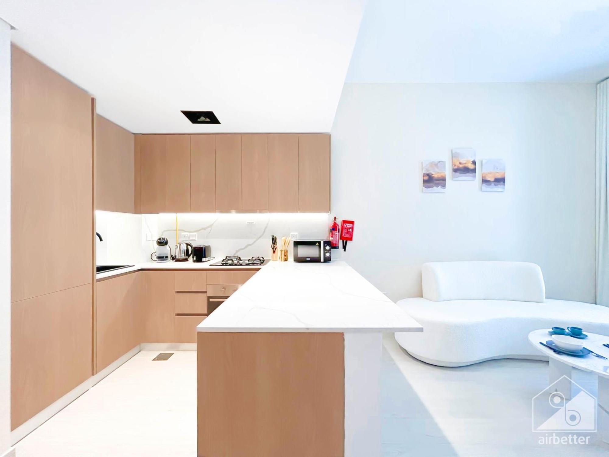 Stunning 1bedroom With Balcony In Apartment Dubai