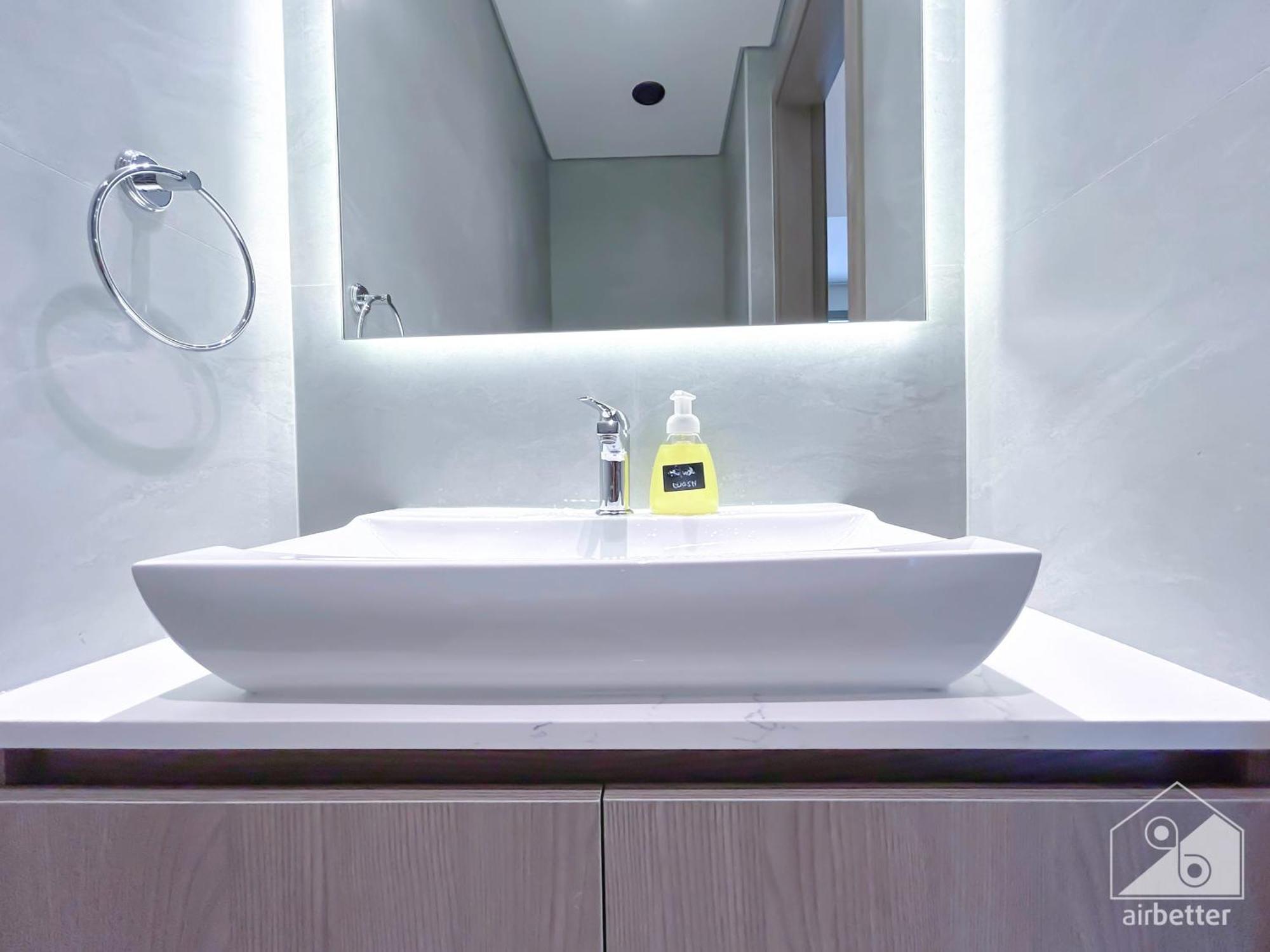 Stunning 1bedroom With Balcony In
