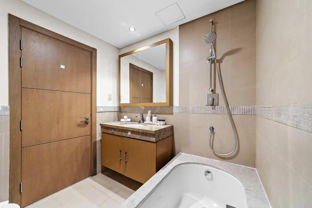 First Class 1br Stylish And Luxurious Dubai