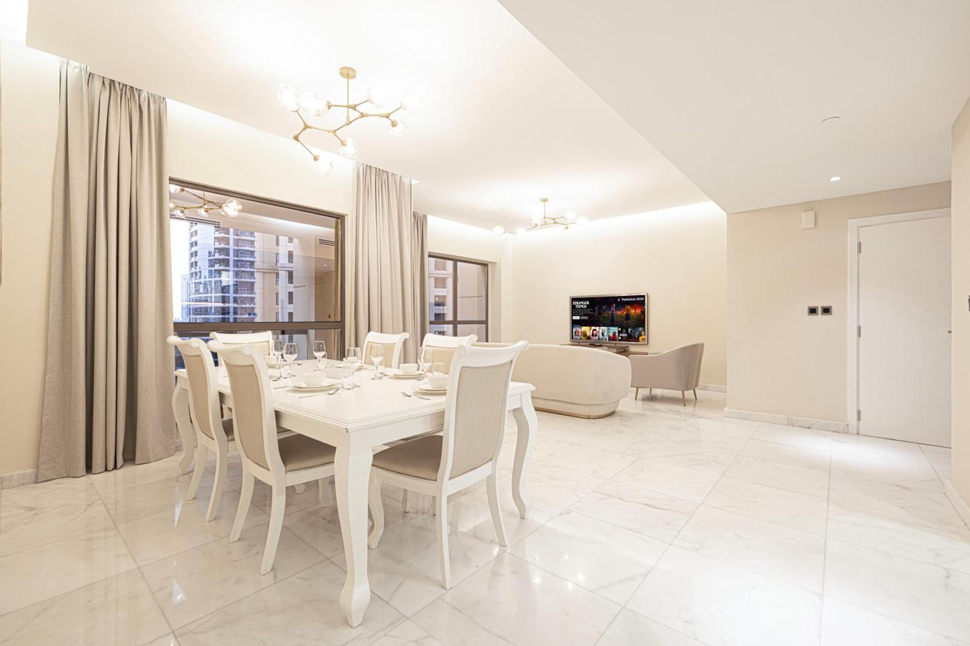 Luxurious 3br + Maid With Panoramic Views In Jbr Dubai
