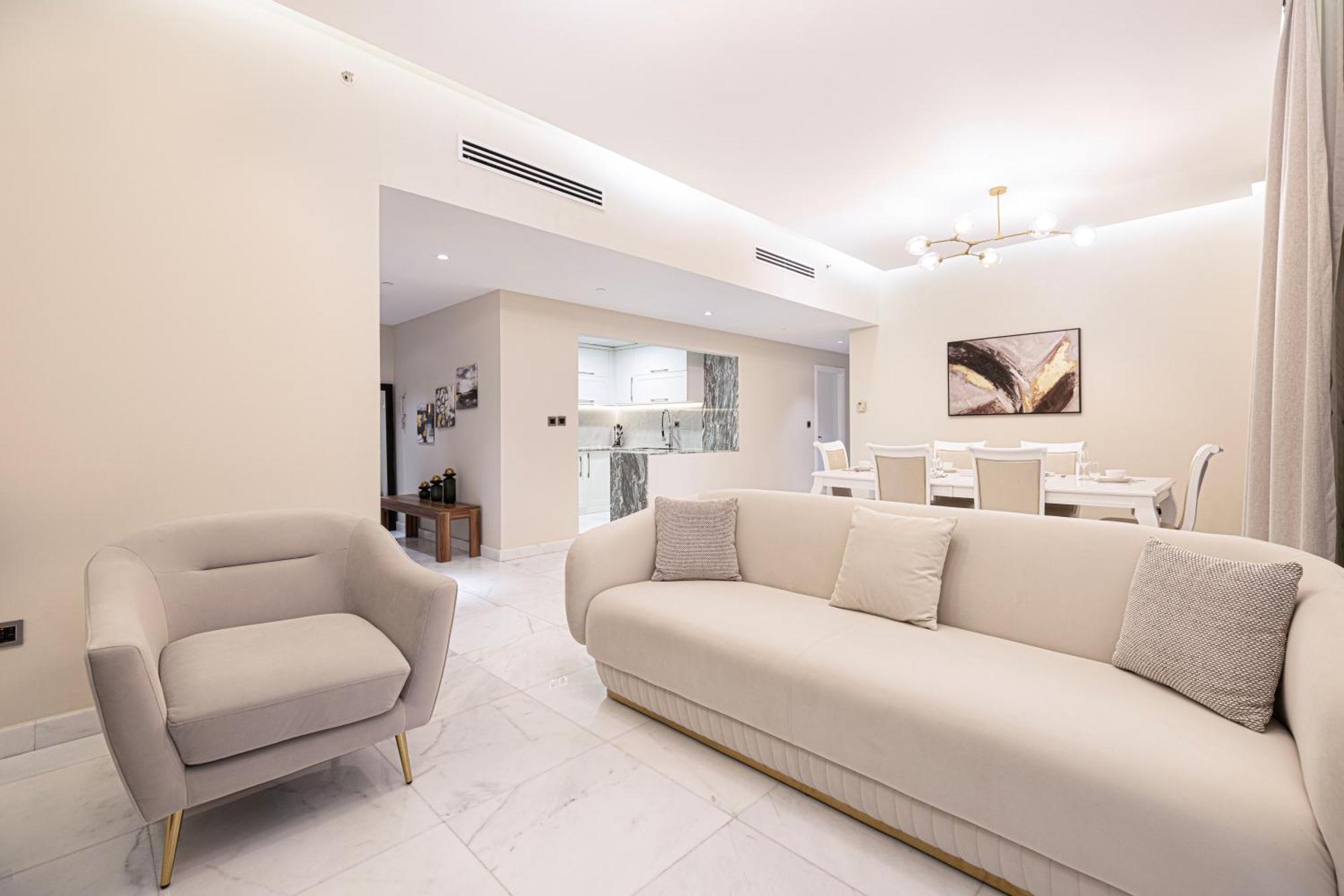 Luxurious 3br + Maid With Panoramic Views In Jbr Apartment *