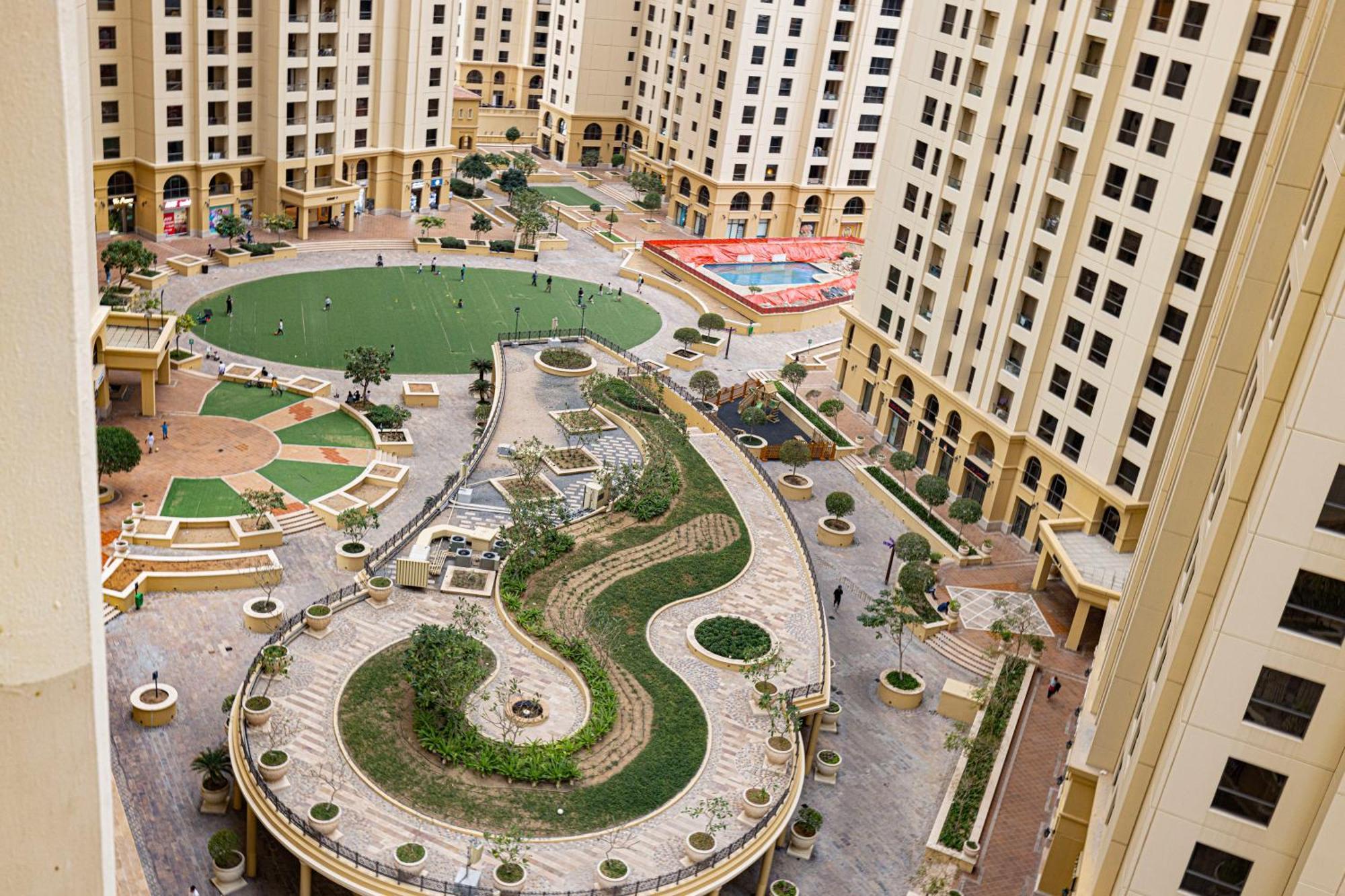 Luxurious 3br + Maid With Panoramic Views In Jbr Apartment