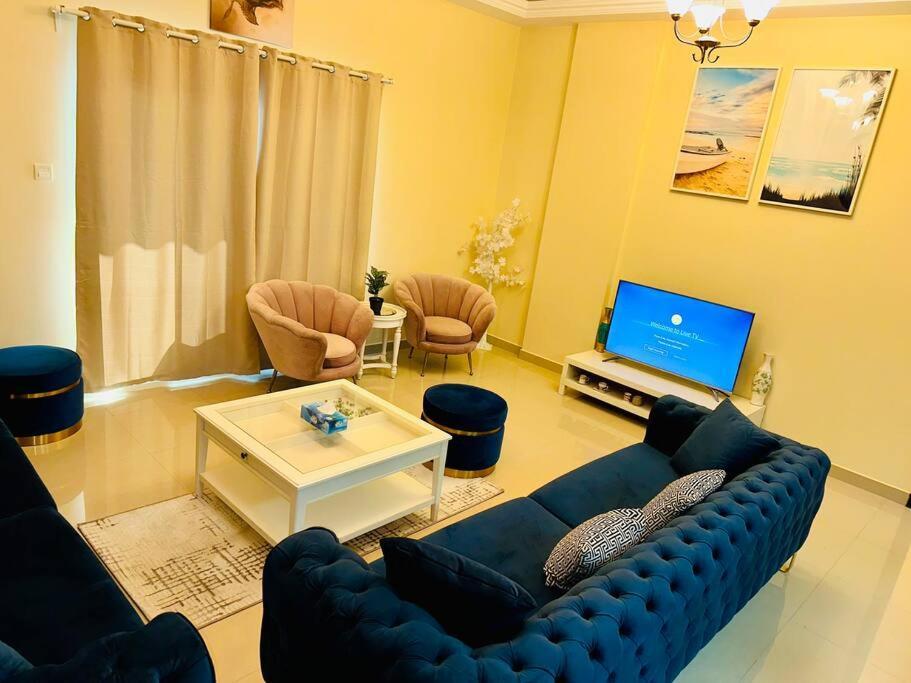 Luxury 1 Bed - Pool View - Ready Apartment *