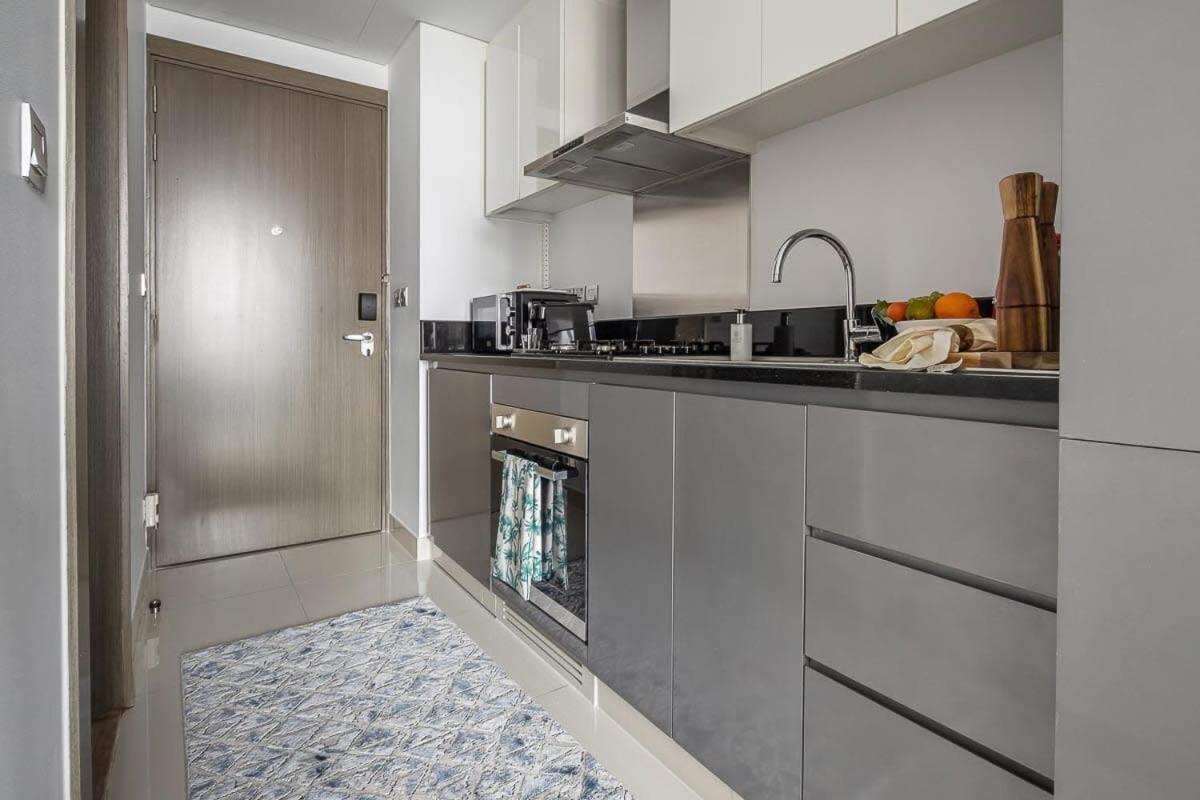 Apartment Frank Porter - Damac Prive B *