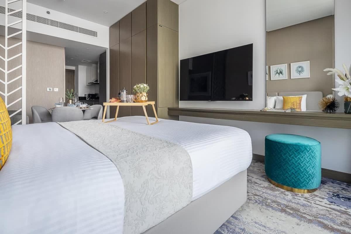 Frank Porter - Damac Prive B Apartment Dubai