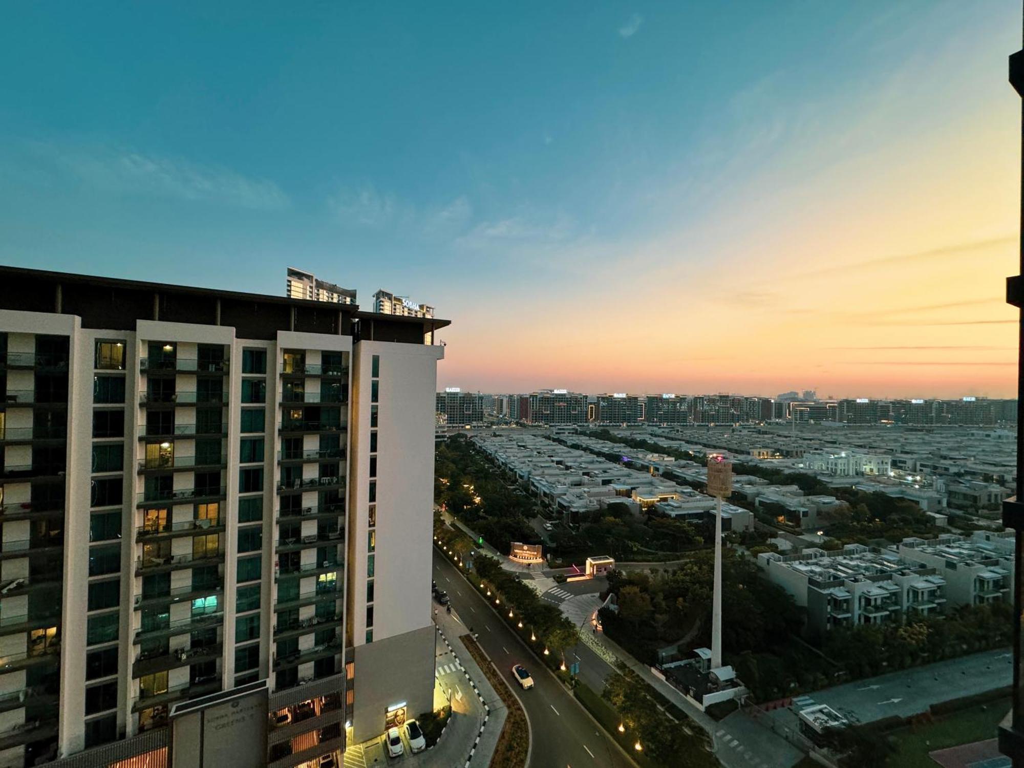 2005 - Modern 3br Apt- Burj Views Apartment