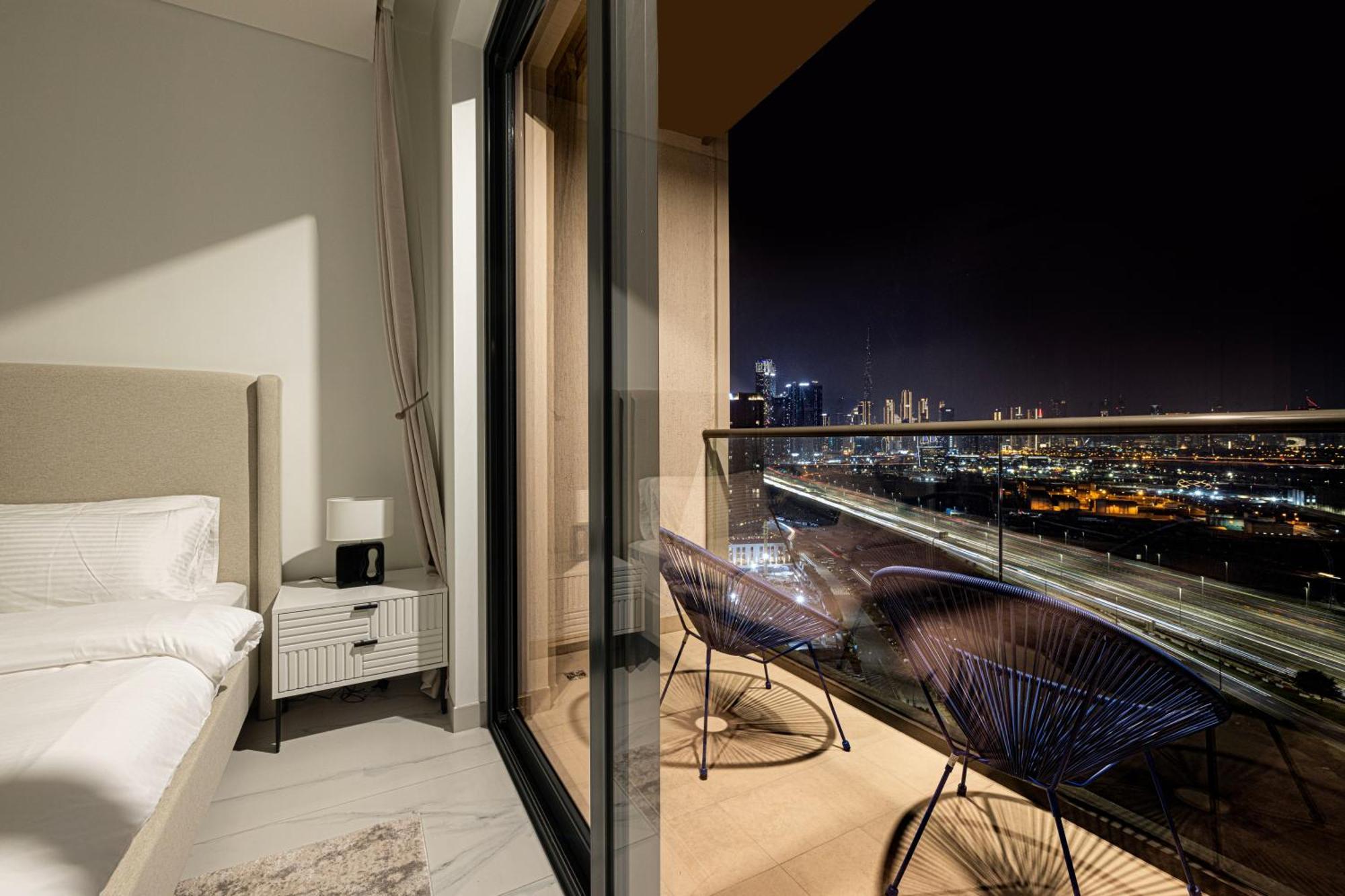 2005 - Modern 3br Apt- Burj Views Dubai
