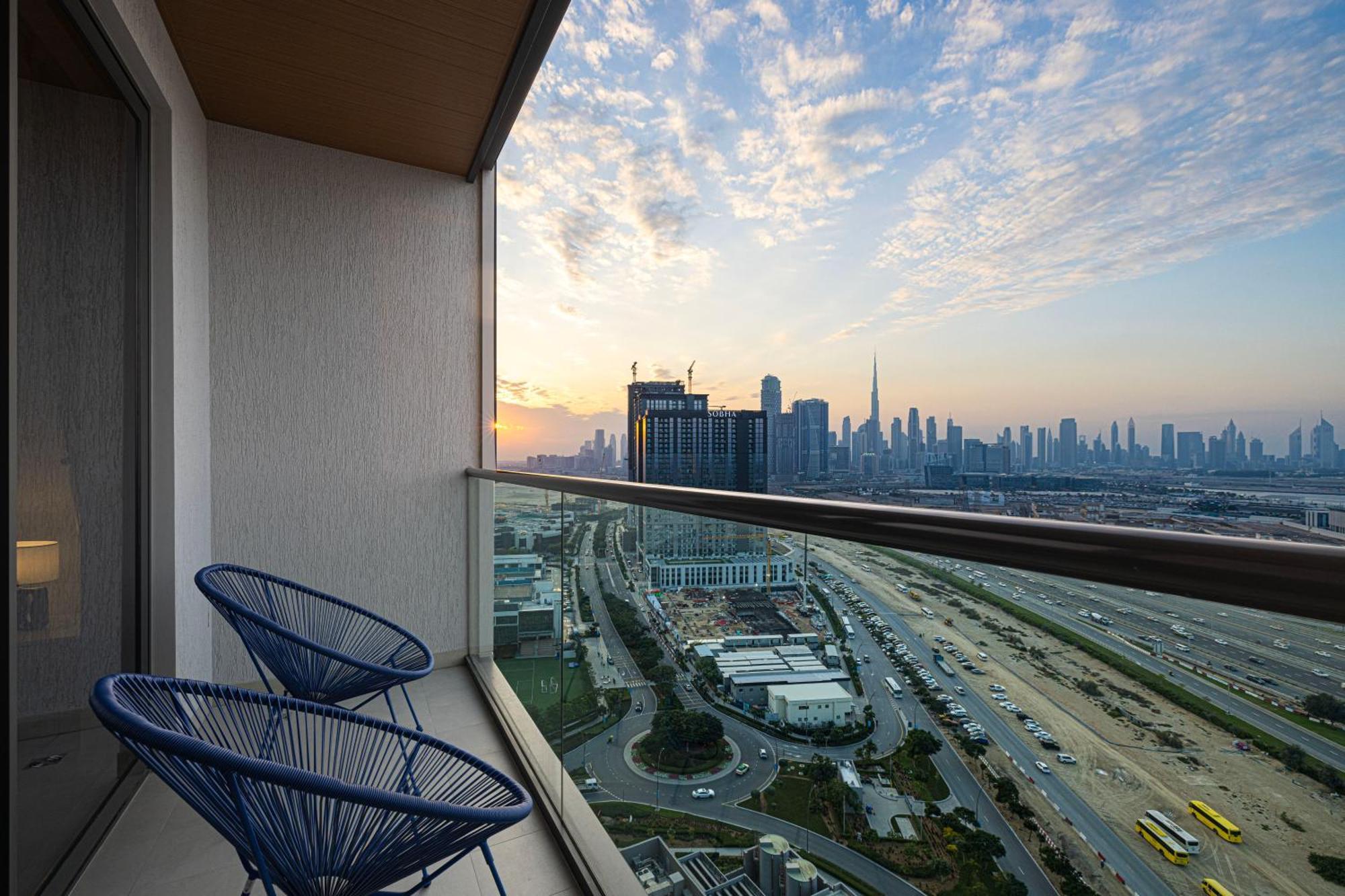 2005 - Modern 3br Apt- Burj Views Apartment