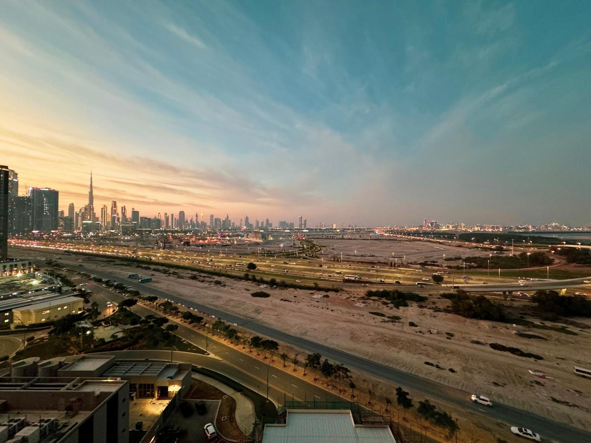 2005 - Modern 3br Apt- Burj Views Apartment *
