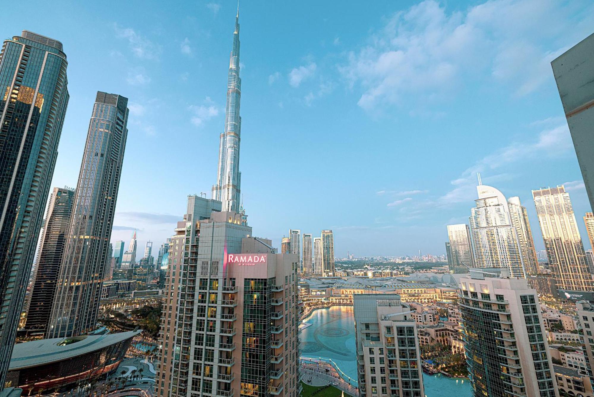 The Signature Burj Khalifa View Residence With Terrace Apartment *